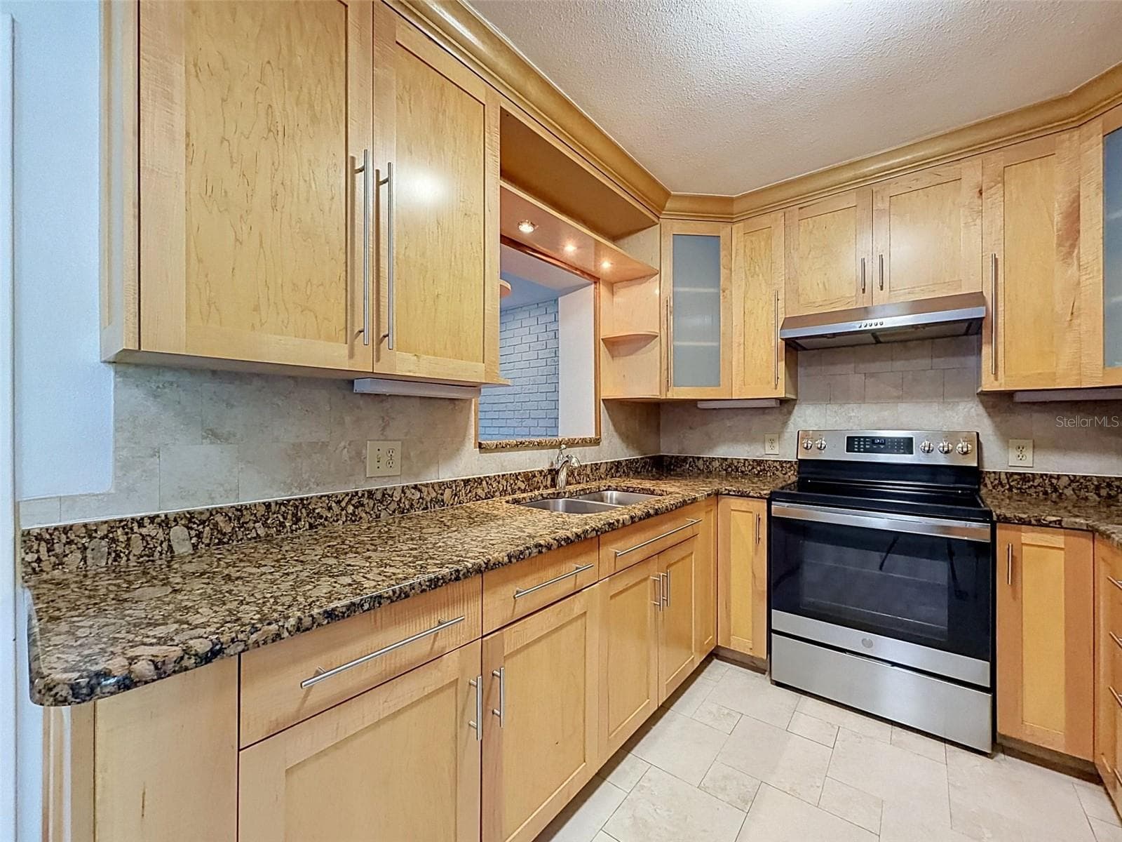 Single Family Residence at 953 CEDARWOOD AVE, DUNEDIN, photo 8 of 29