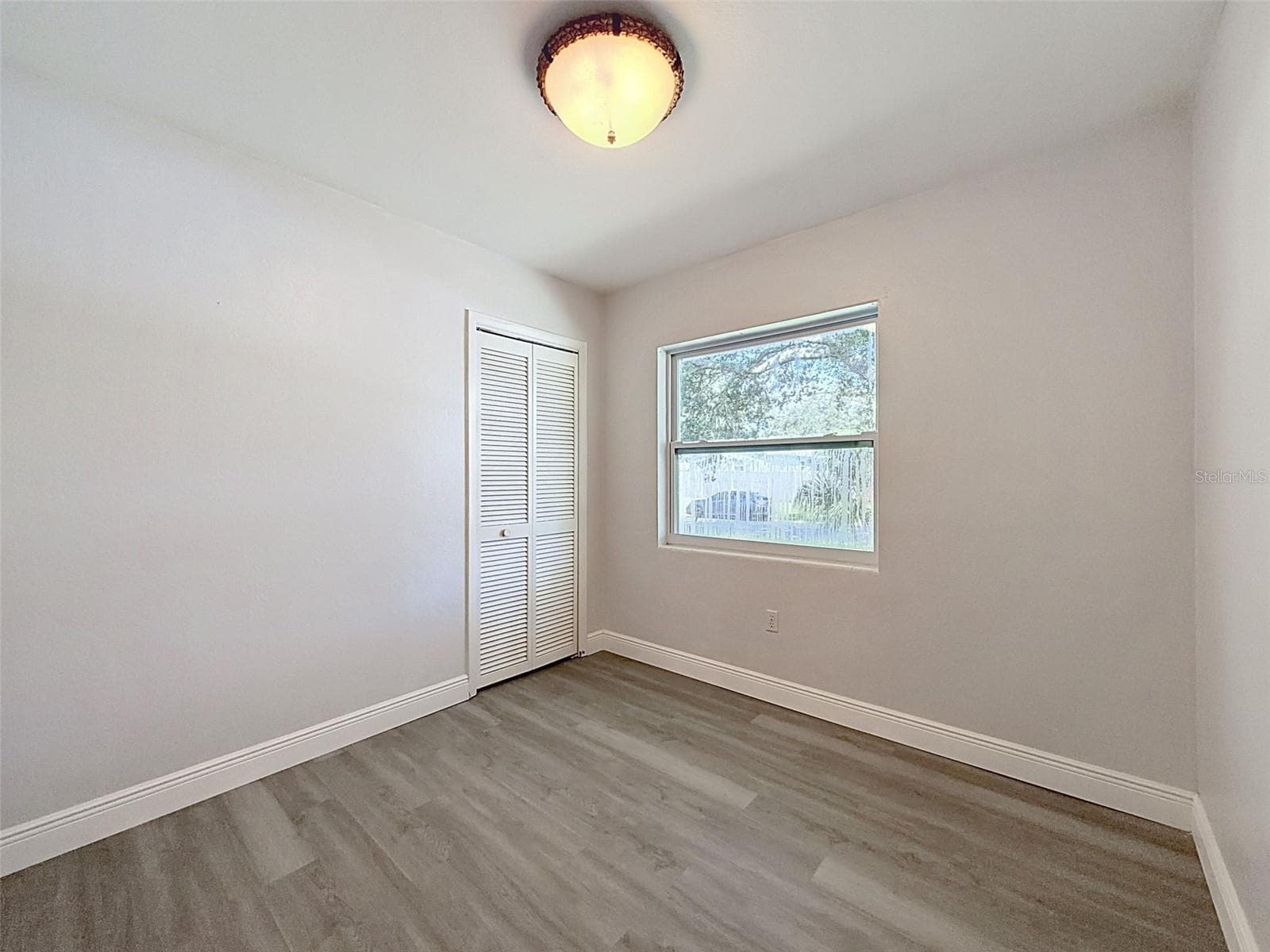 Single Family Residence at 953 CEDARWOOD AVE, DUNEDIN, photo 13 of 29