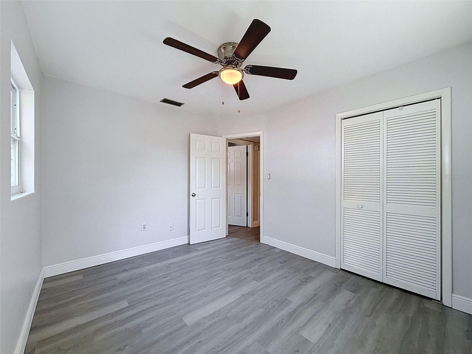 Single Family Residence at 953 CEDARWOOD AVE, DUNEDIN, photo 17 of 29