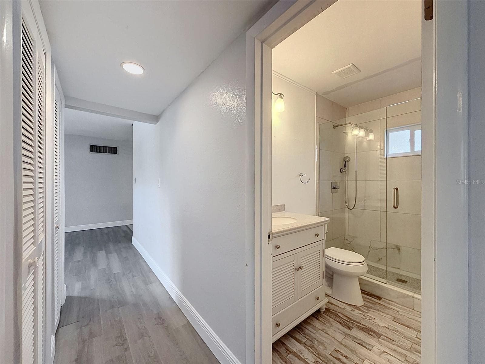 Single Family Residence at 953 CEDARWOOD AVE, DUNEDIN, photo 19 of 29