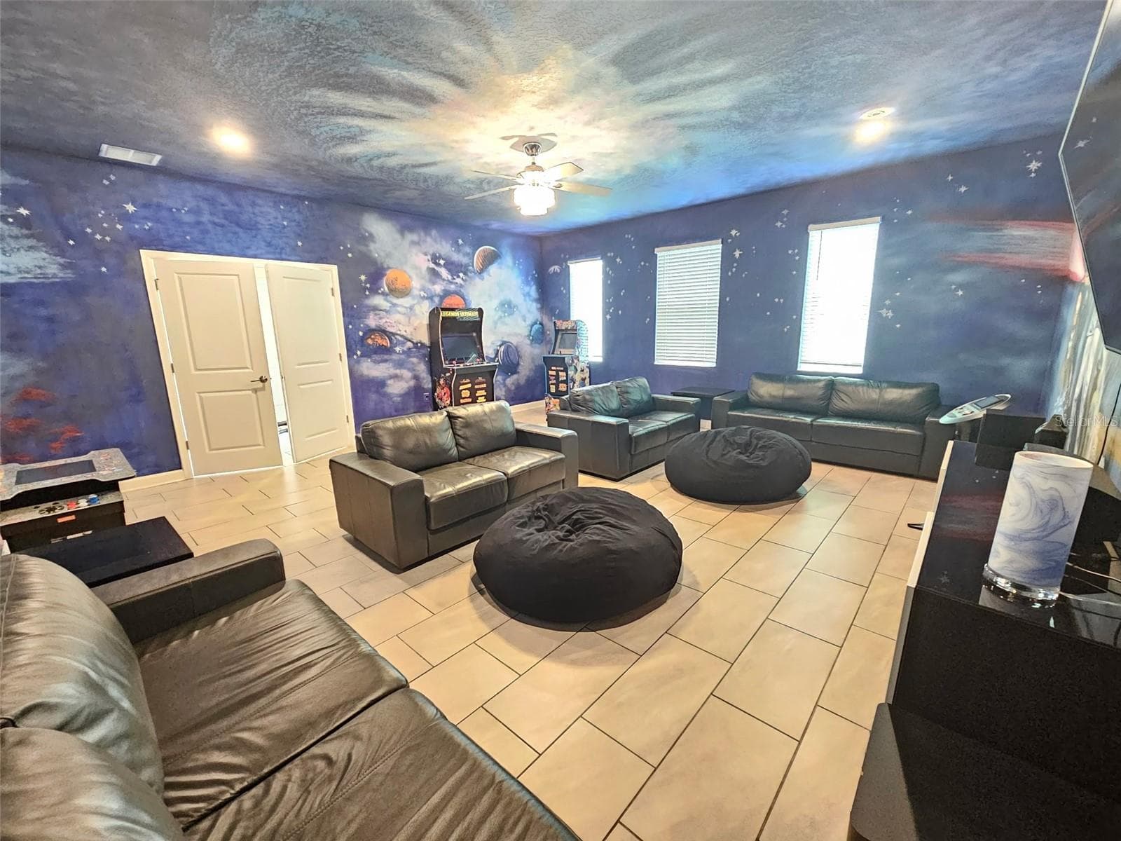 Single Family Residence at 4557 TARGET BLVD, KISSIMMEE, photo 6 of 35