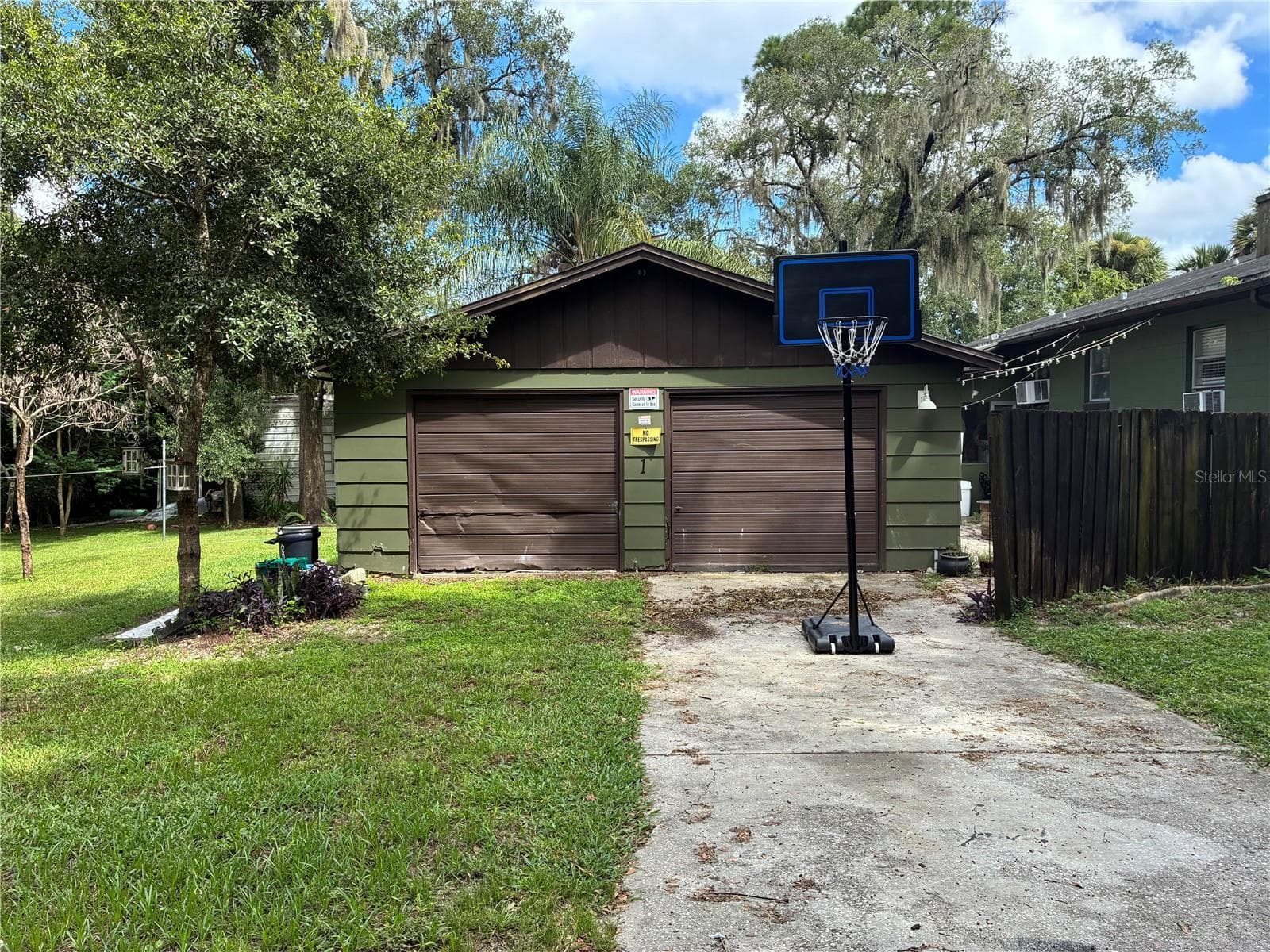 Single Family Residence at 131 KATRINA ST, DE LEON SPRINGS, photo 5 of 12