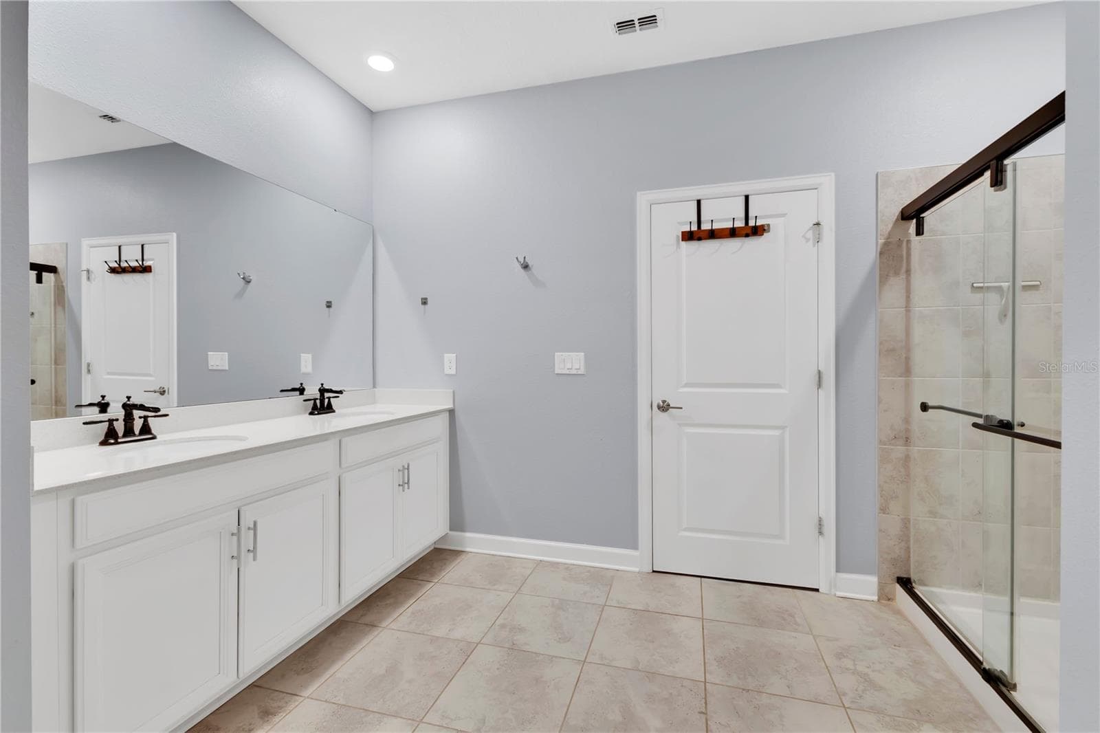 Single Family Residence at 1047 OAK BLUFF DR, DAVENPORT, photo 17 of 37