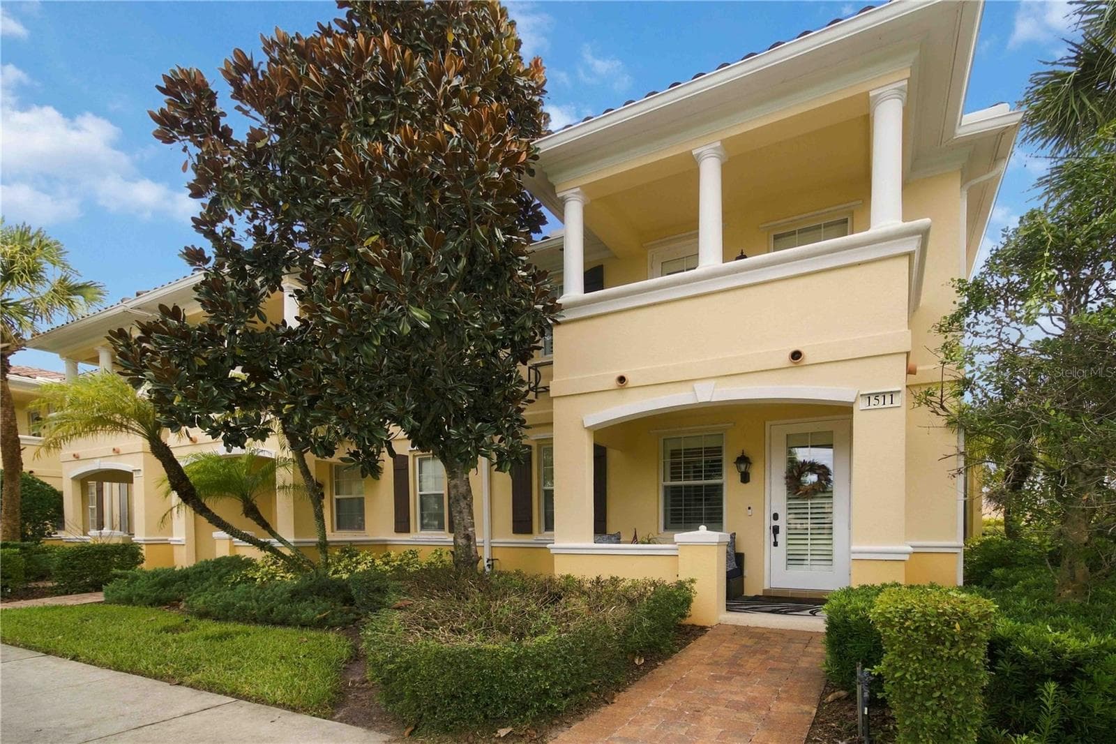 1511 NAPOLI DR E