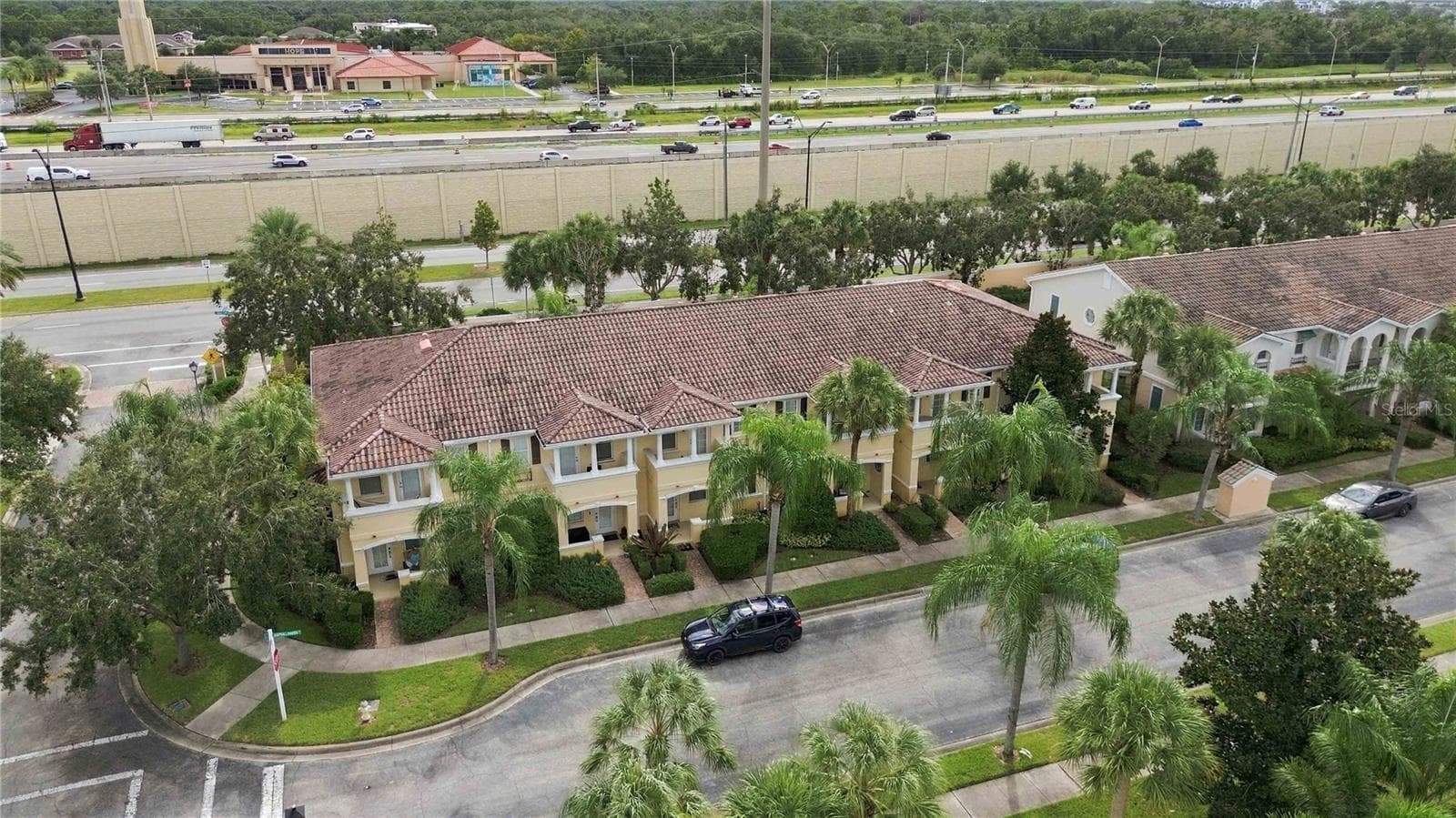 Townhouse at 1511 NAPOLI DR E, SARASOTA, photo 2 of 32