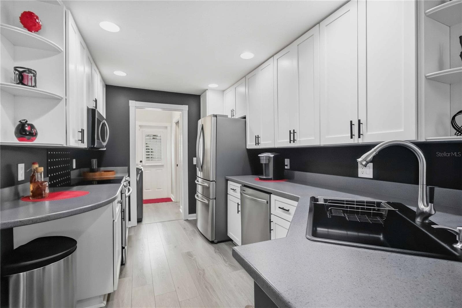 Townhouse at 1511 NAPOLI DR E, SARASOTA, photo 14 of 32