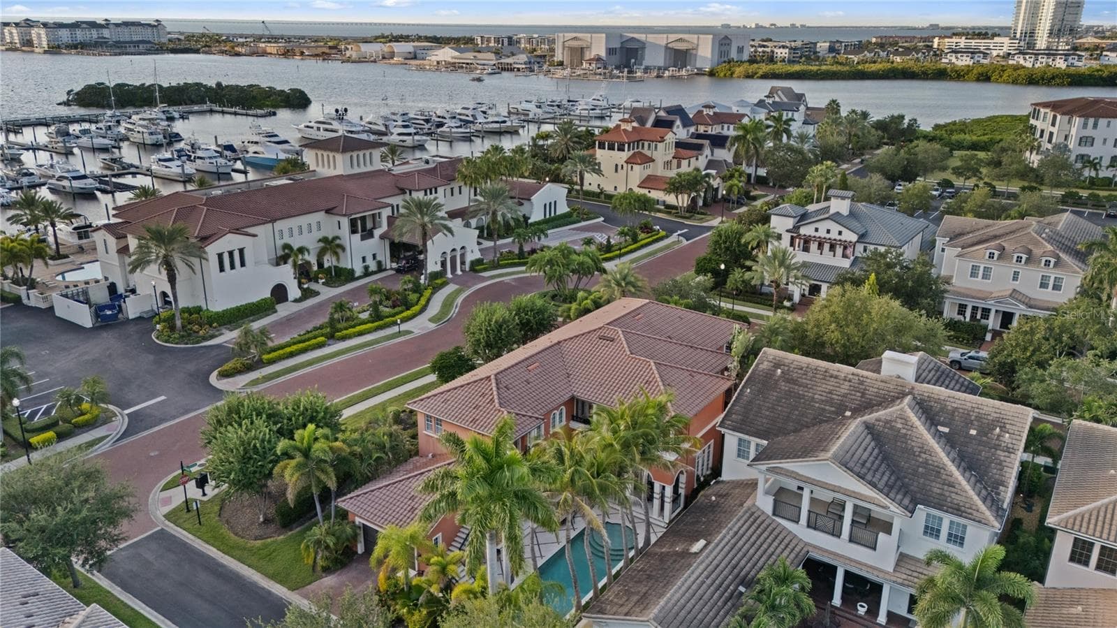 Single Family Residence at 4912 YACHT CLUB, TAMPA, photo 14 of 291