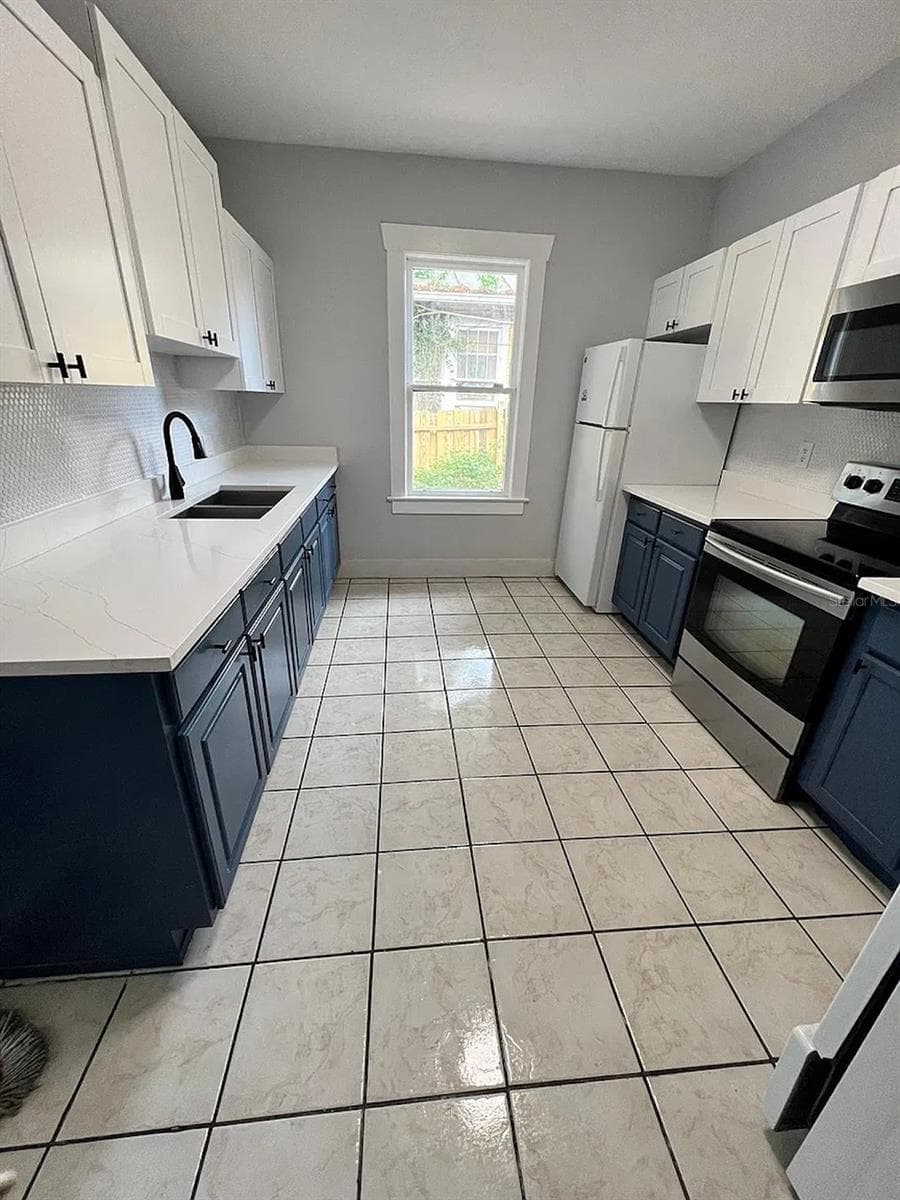Single Family Residence at 1021 E CAYUGA ST, TAMPA, photo 10 of 41