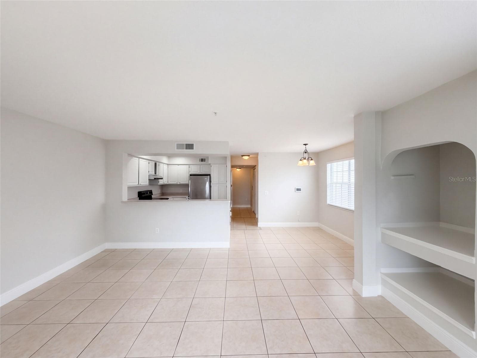 Condominium at 13838 FAIRWAY ISLAND DR #1411, ORLANDO, photo 7 of 33