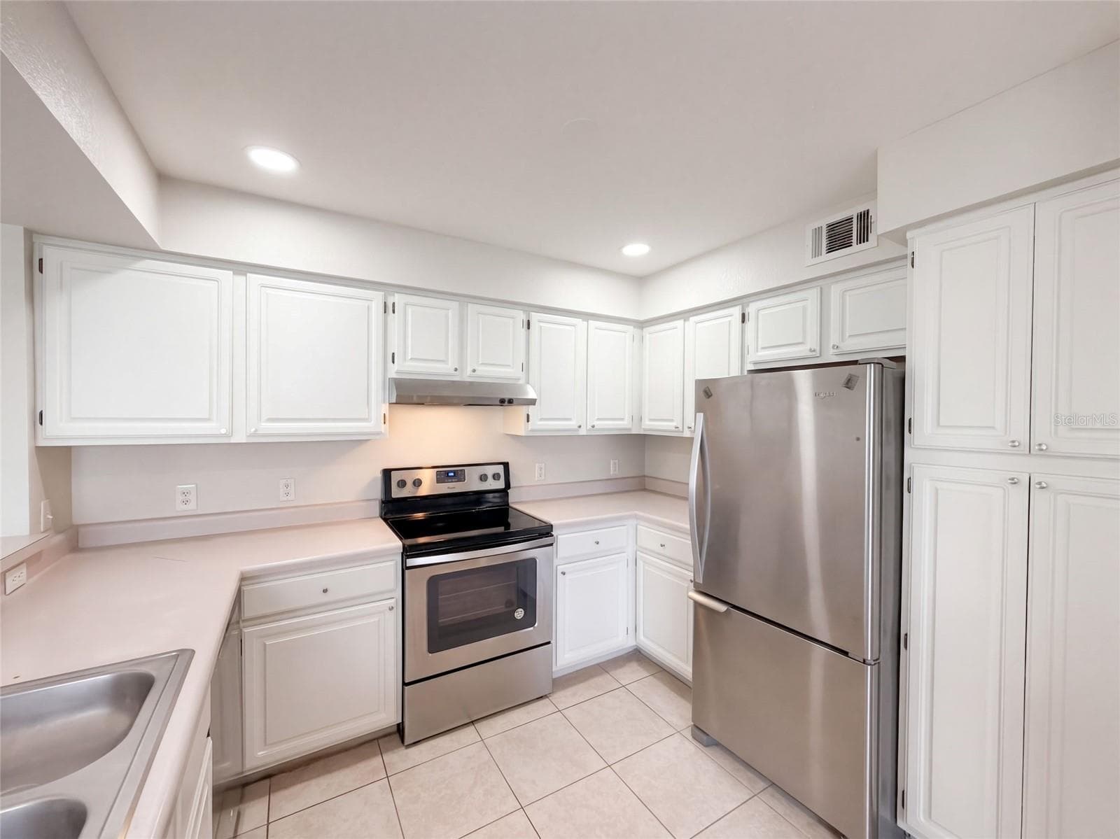 Condominium at 13838 FAIRWAY ISLAND DR #1411, ORLANDO, photo 12 of 33