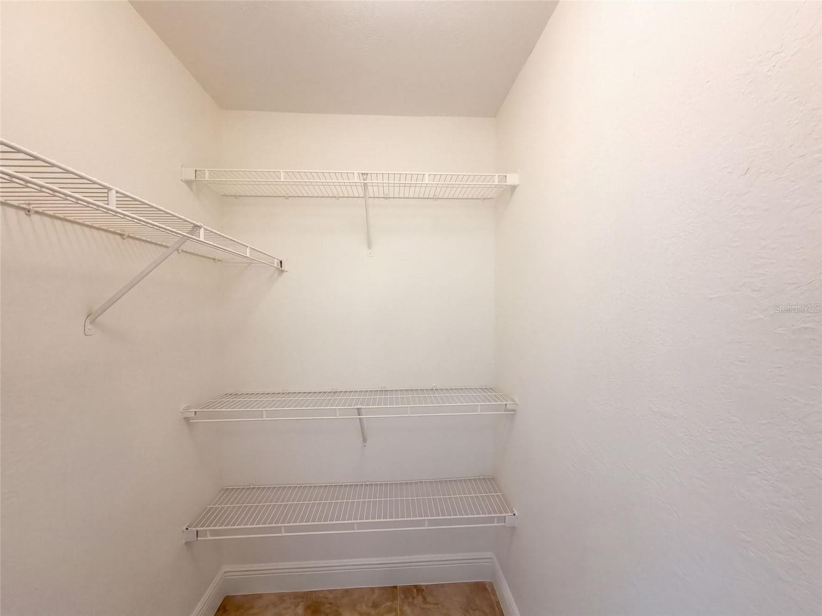 Condominium at 13838 FAIRWAY ISLAND DR #1411, ORLANDO, photo 24 of 33