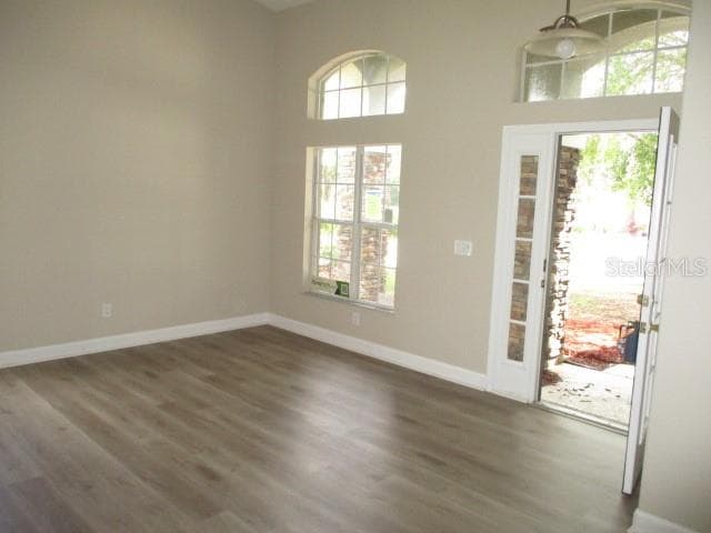 Front door - Living room - 11314 OYSTER BAY CIR, NEW PORT RICHEY
