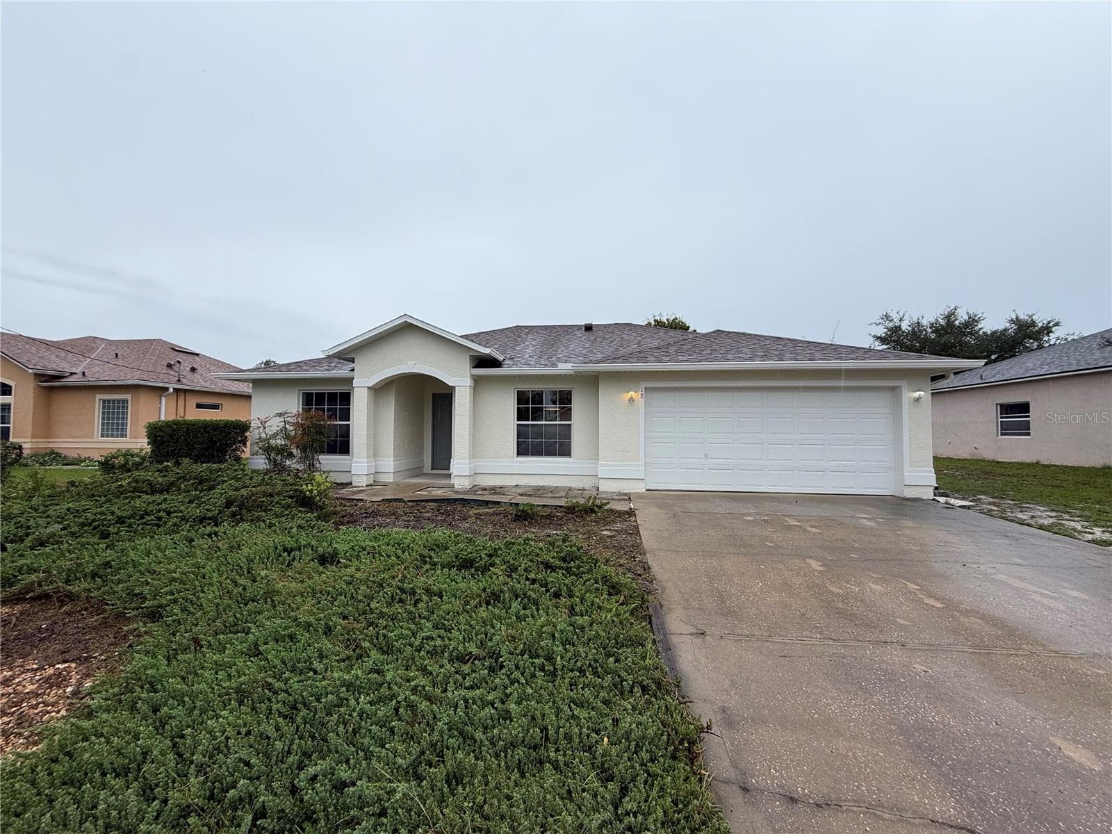 18 ROLLAND LN