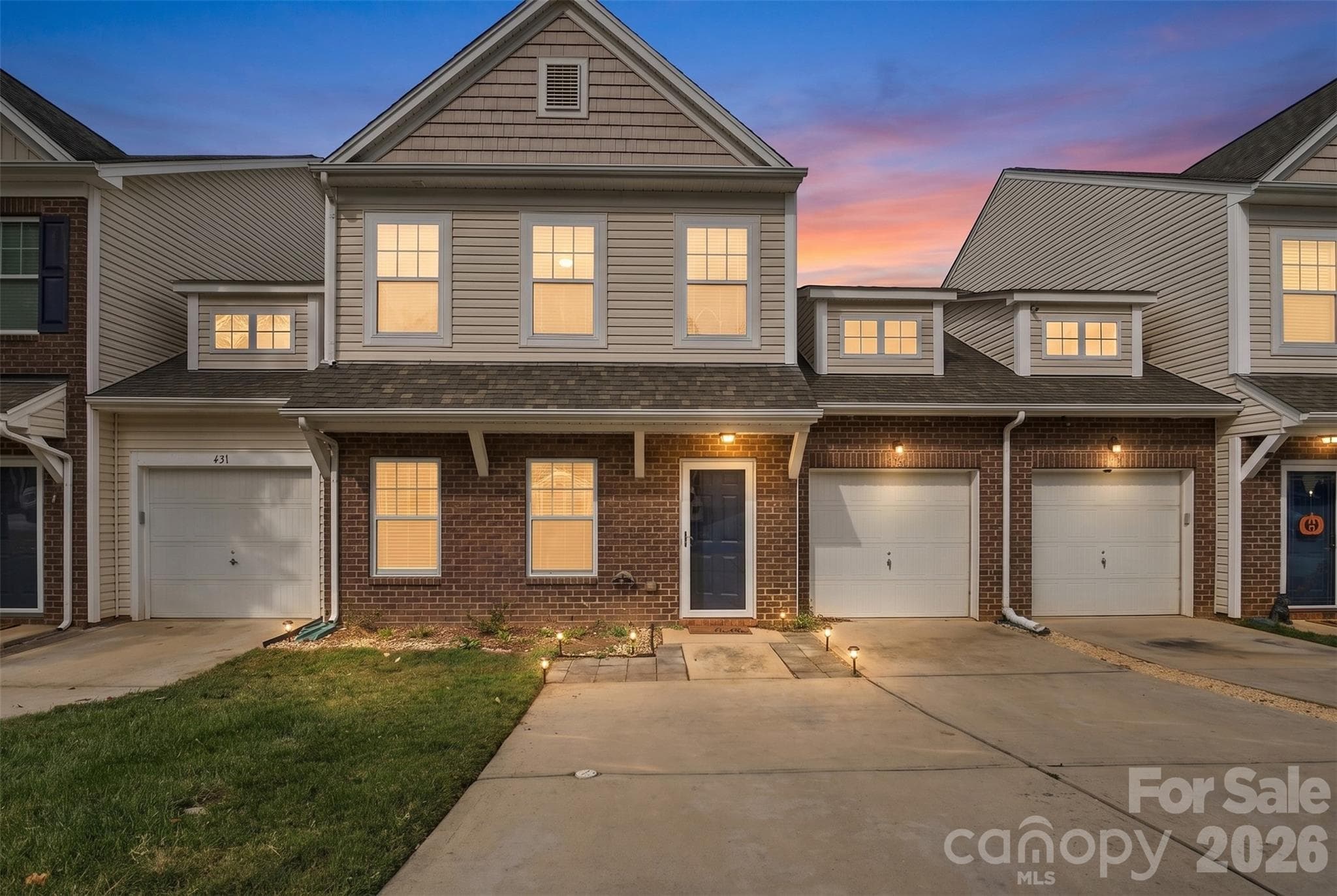 Townhouse at 433 Battery Circle, Clover, photo 2 of 32
