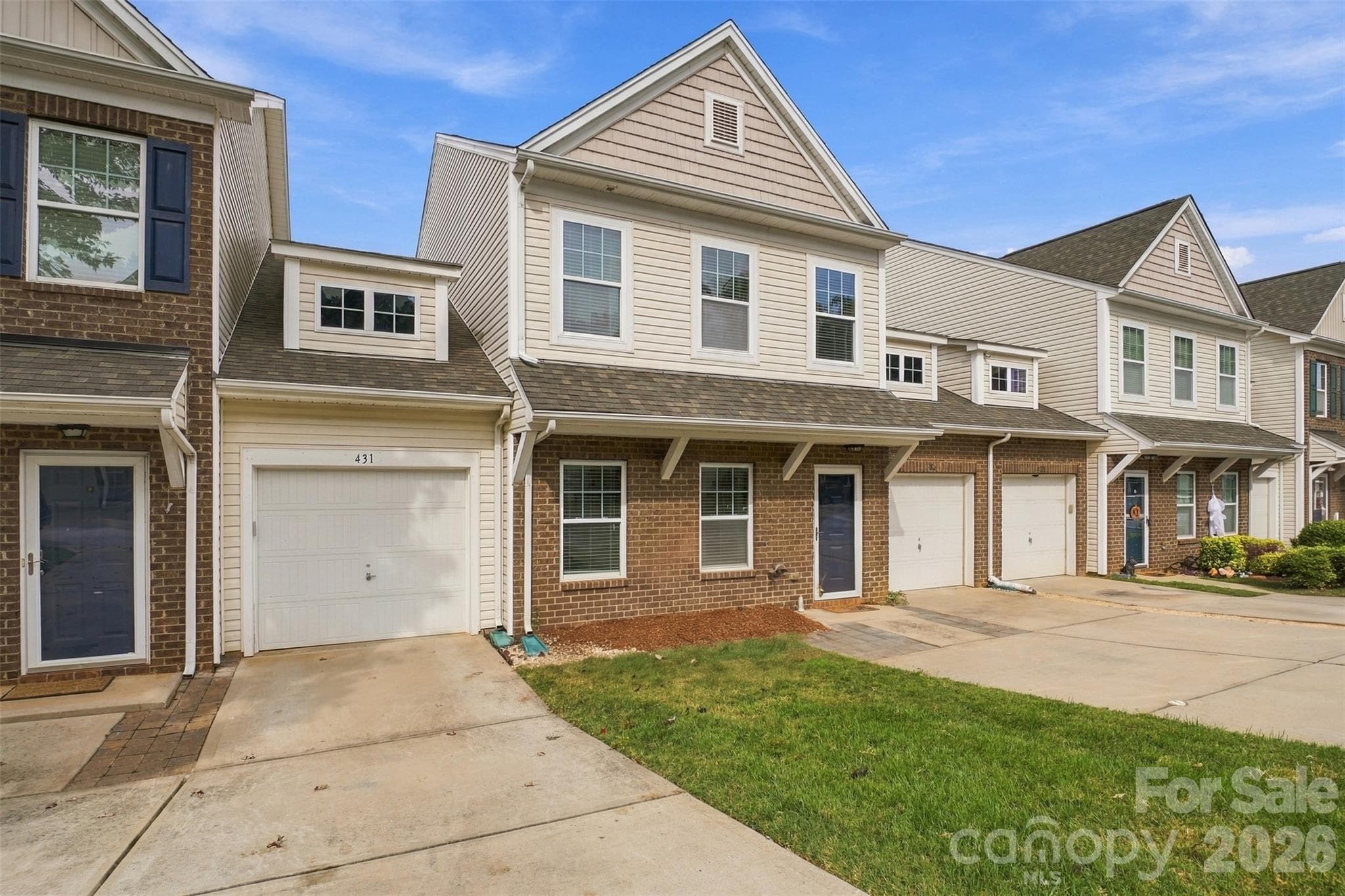 Townhouse at 433 Battery Circle, Clover, photo 4 of 32