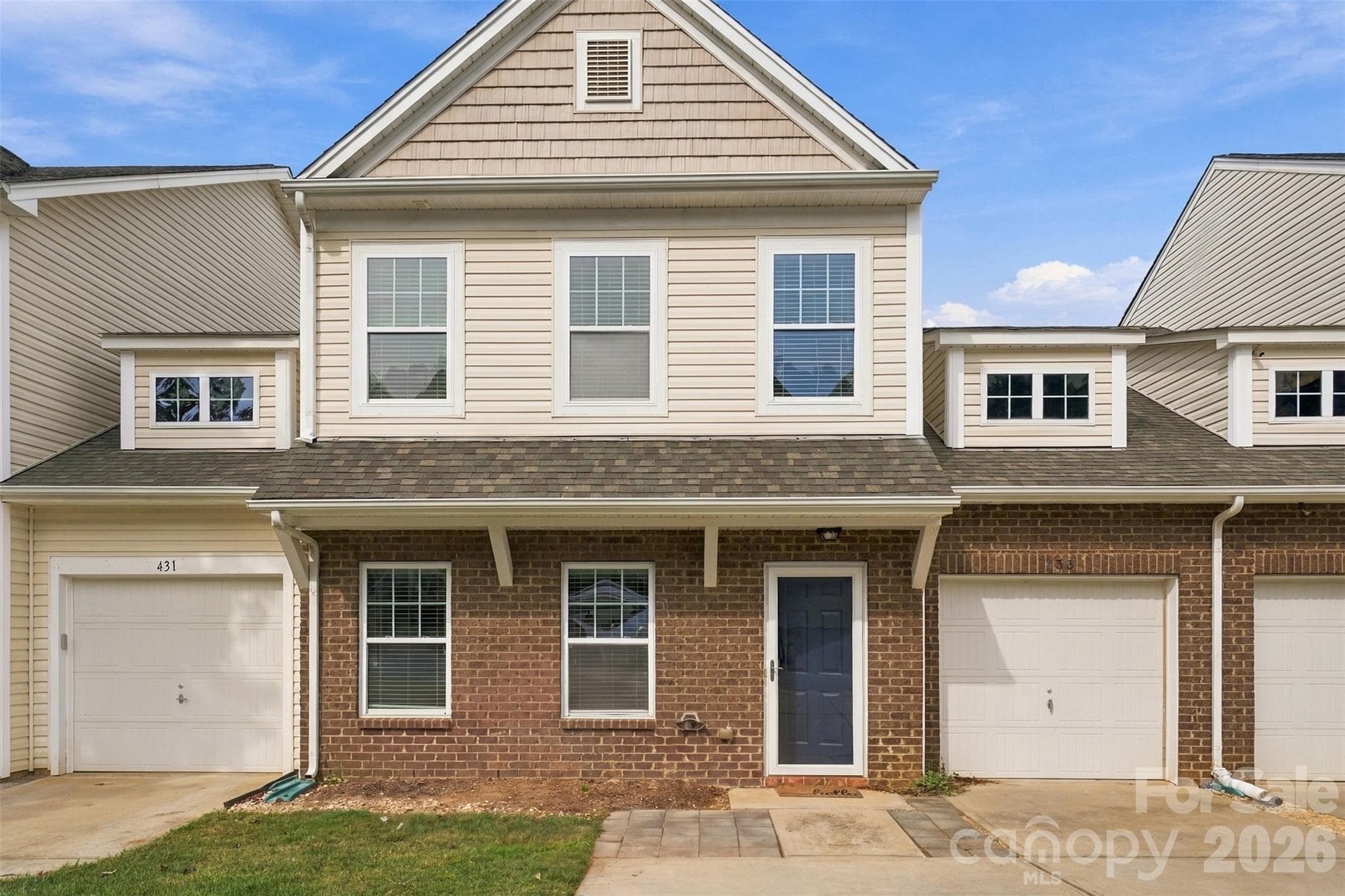 Townhouse at 433 Battery Circle, Clover, photo 5 of 32