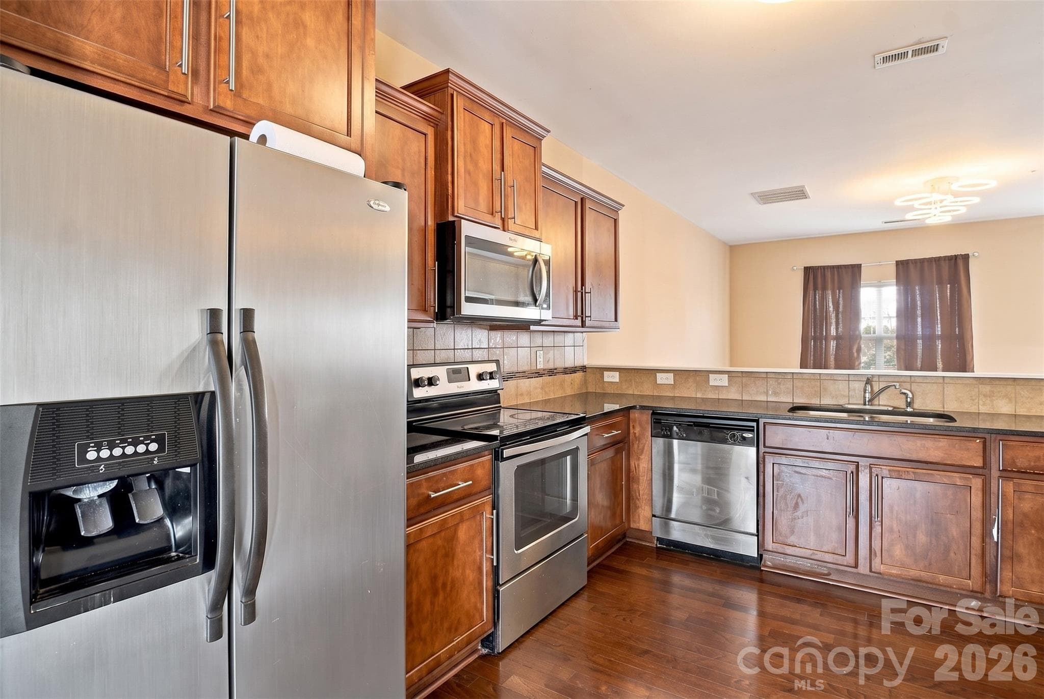 Townhouse at 433 Battery Circle, Clover, photo 8 of 32