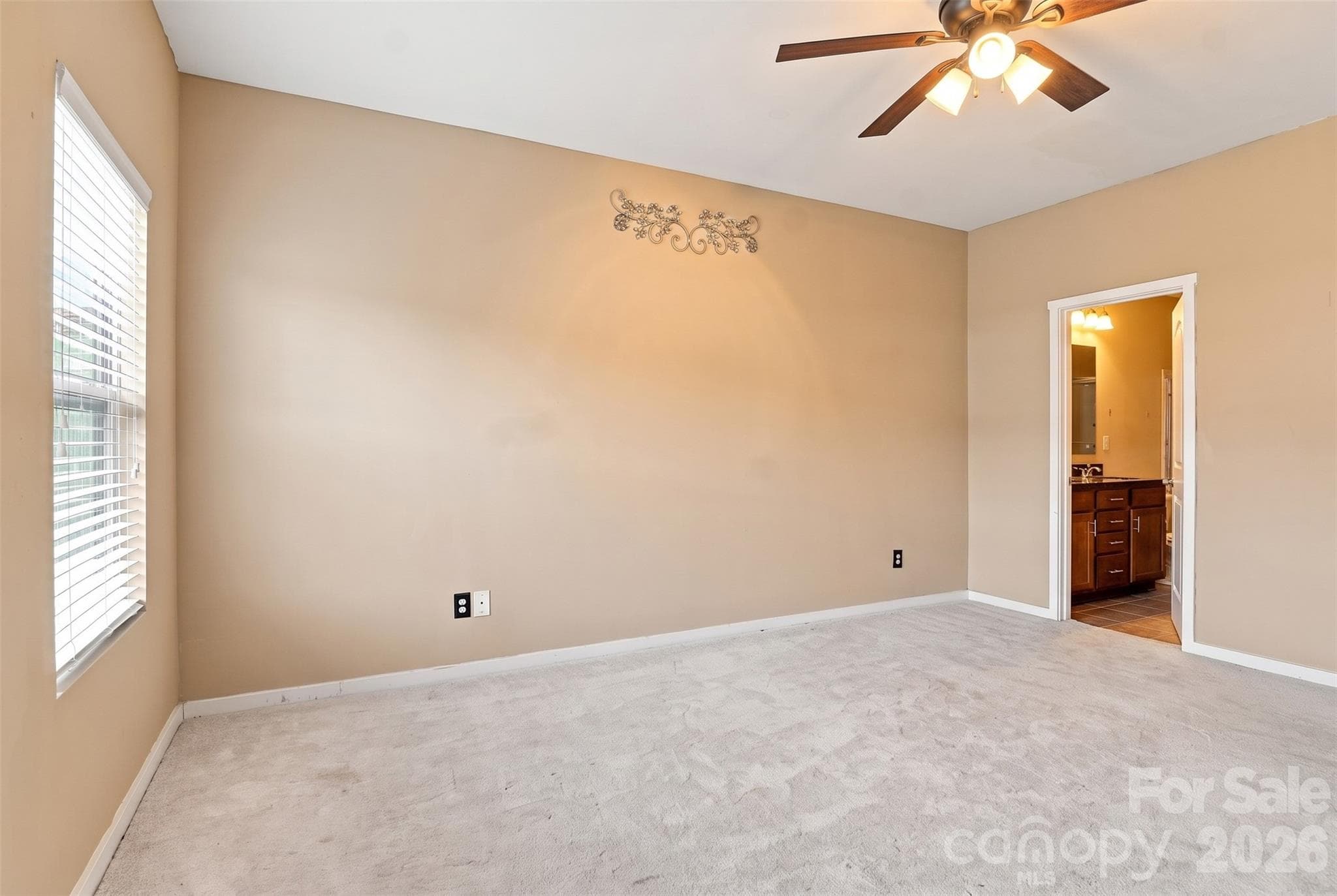 Townhouse at 433 Battery Circle, Clover, photo 16 of 32