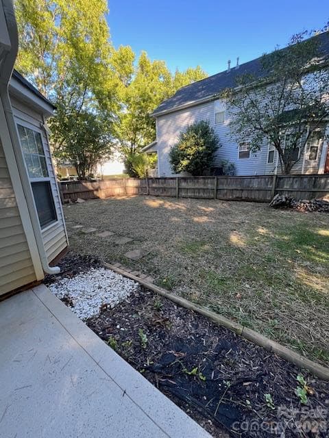 Side yard - 21411 Aftonshire Drive, Cornelius