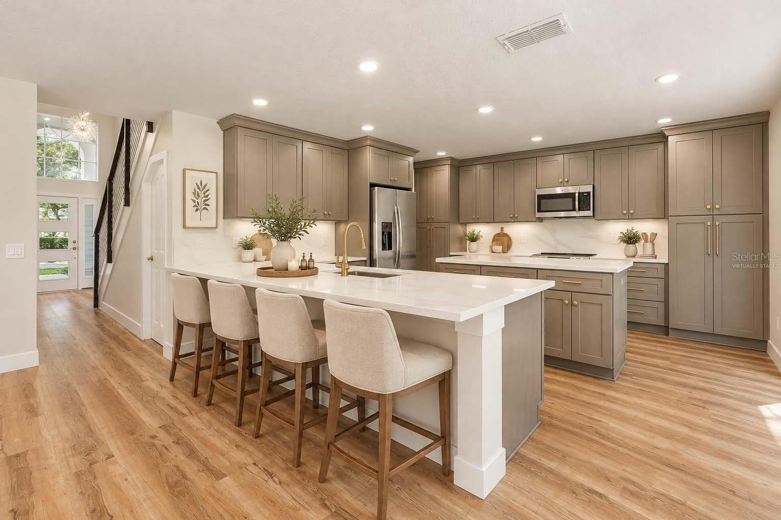 Virtually staged to show potential for custom built-in seating - 13044 BELLERIVE LN, ORLANDO