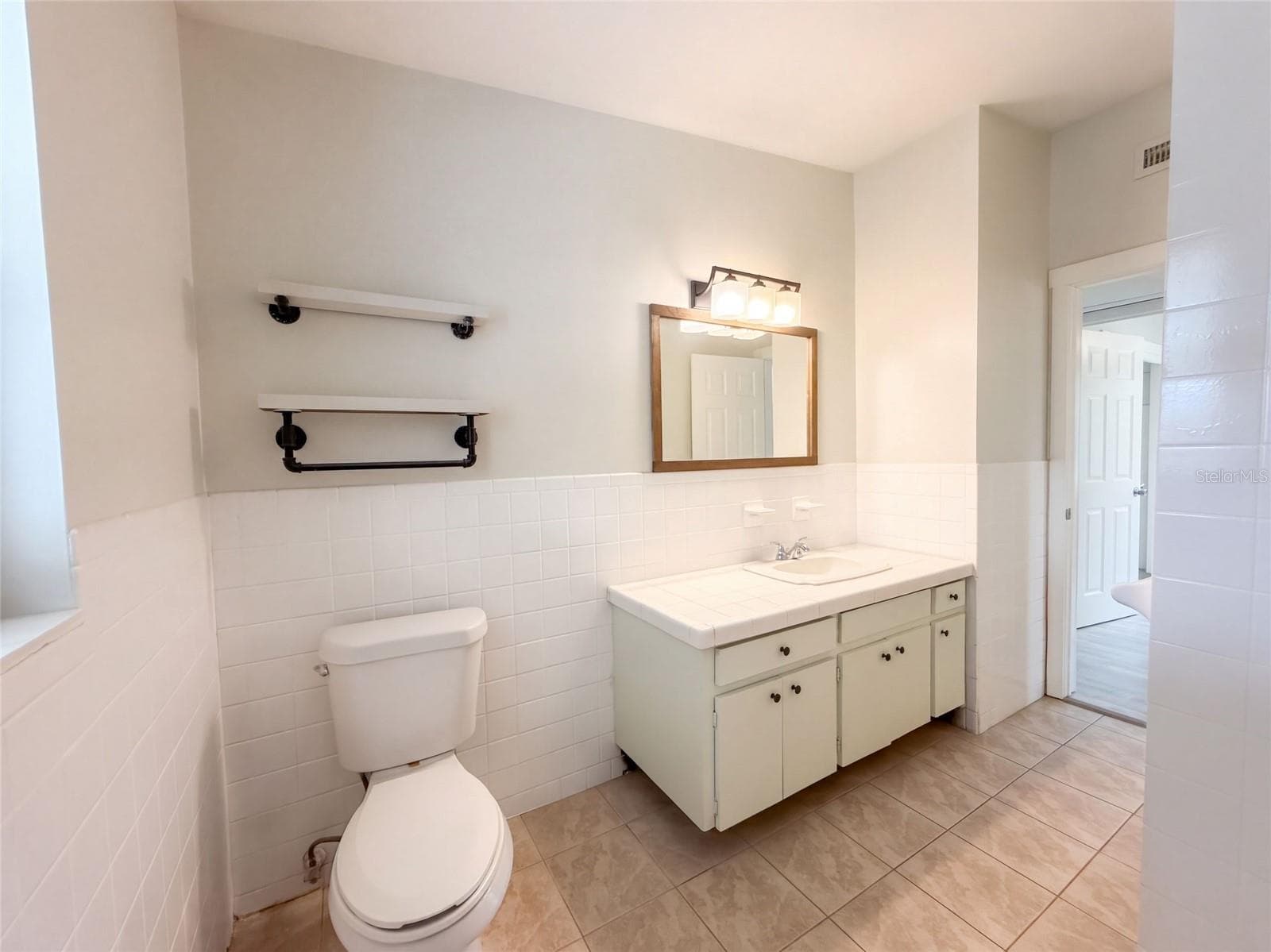 Single Family Residence at 1371 JEFFORDS ST, CLEARWATER, photo 12 of 23