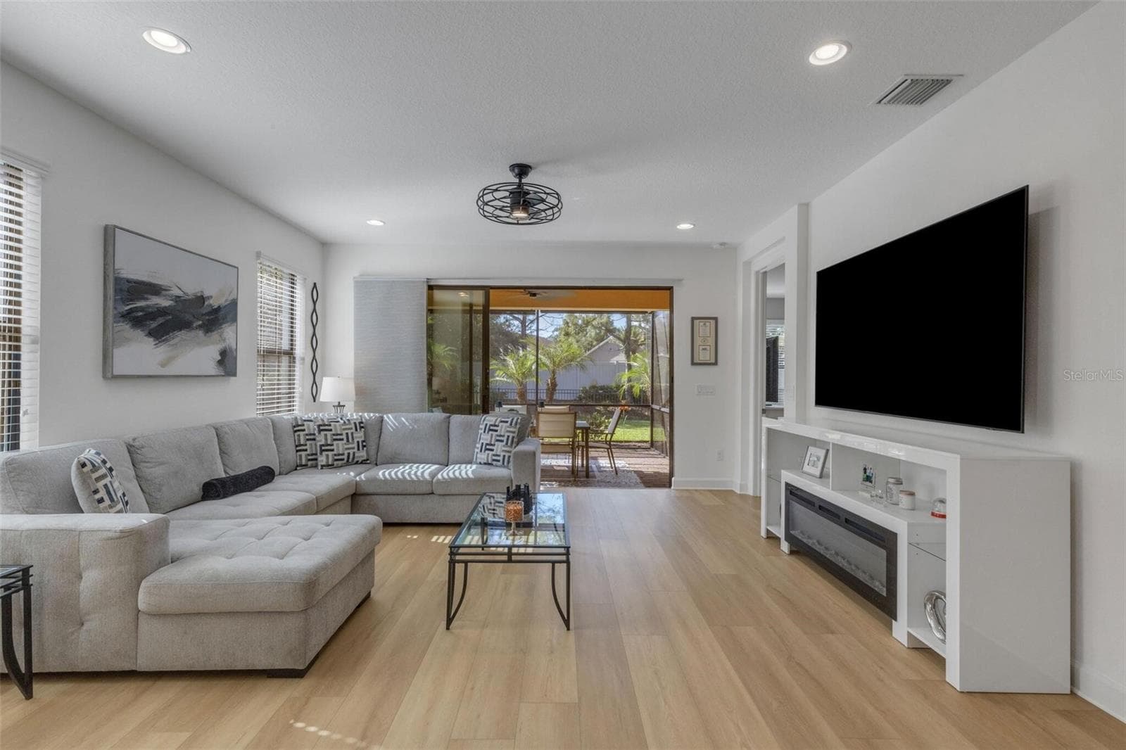 Single Family Residence at 8413 ALBERATA VISTA DR, TAMPA, photo 22 of 163