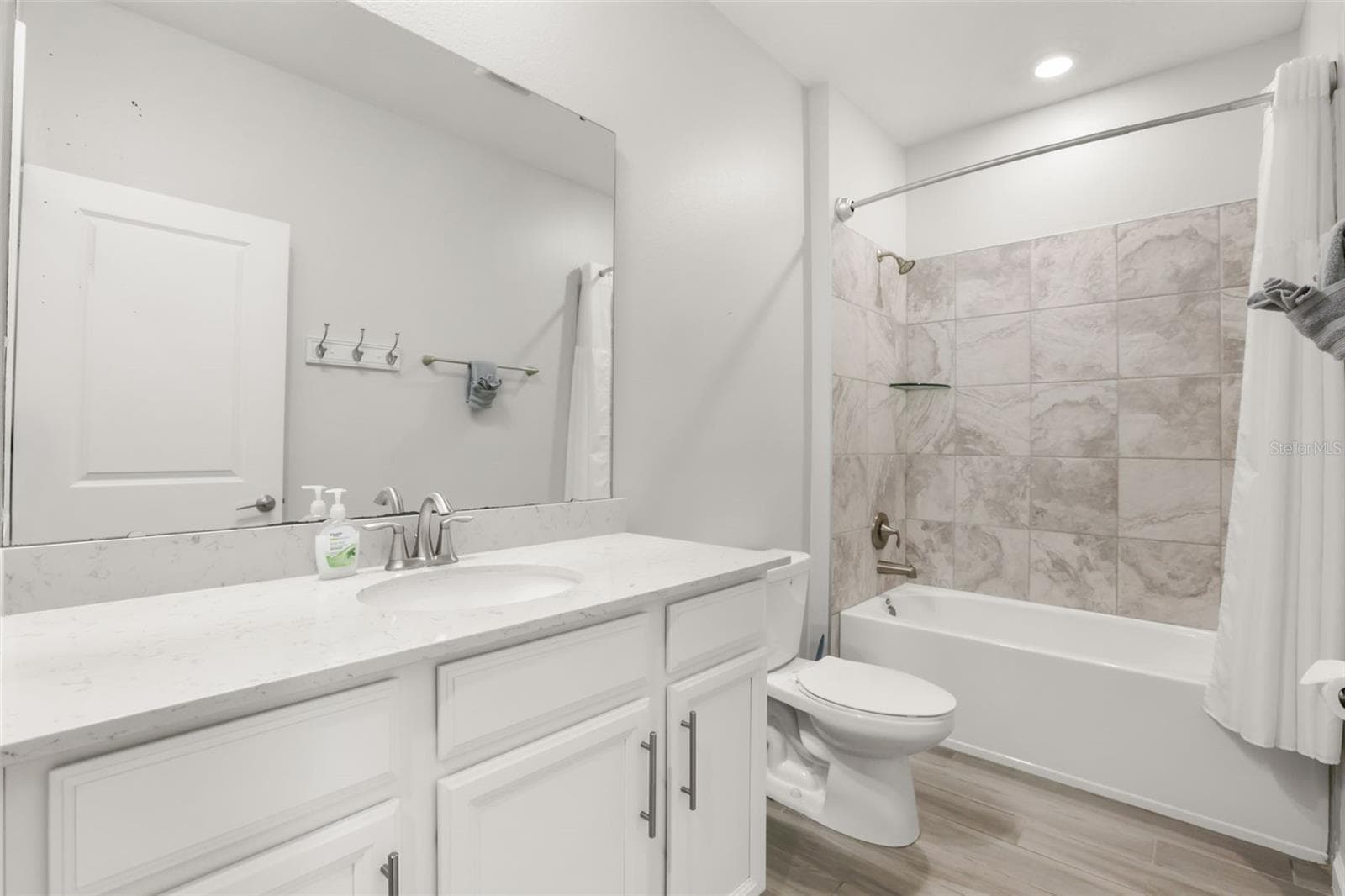 Single Family Residence at 154 WOODED VINE DR, WINTER SPRINGS, photo 10 of 48