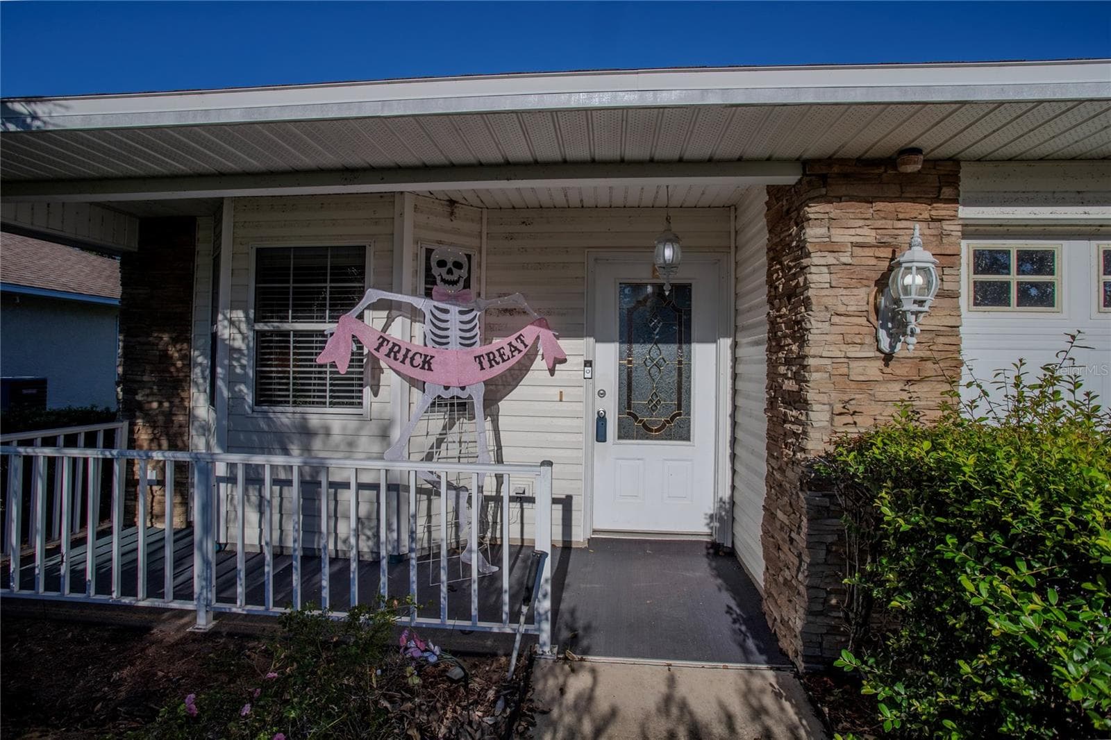 Single Family Residence at 1532 LAKE VILLA DR, TAVARES, photo 4 of 33