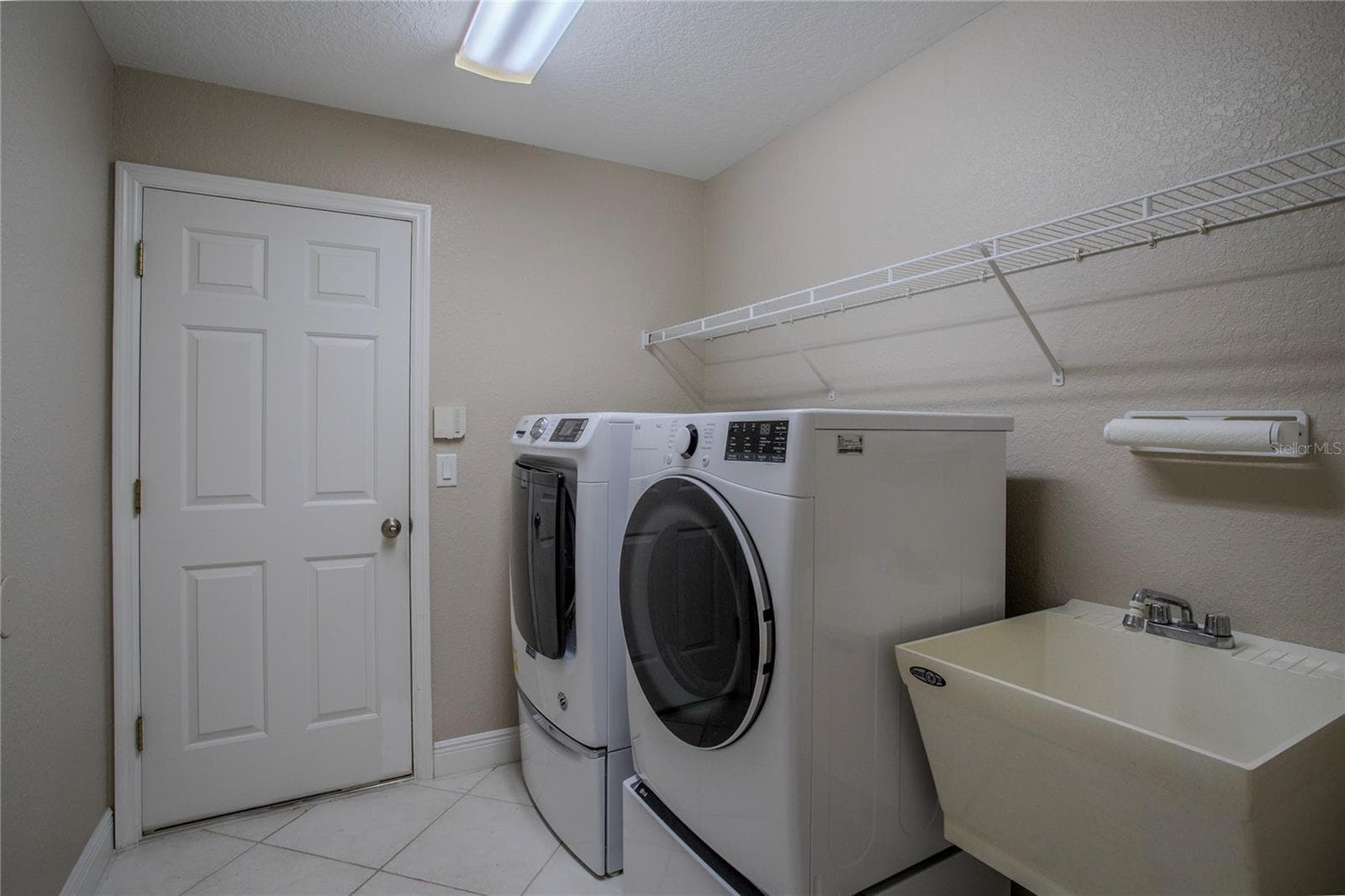 Single Family Residence at 1532 LAKE VILLA DR, TAVARES, photo 16 of 33