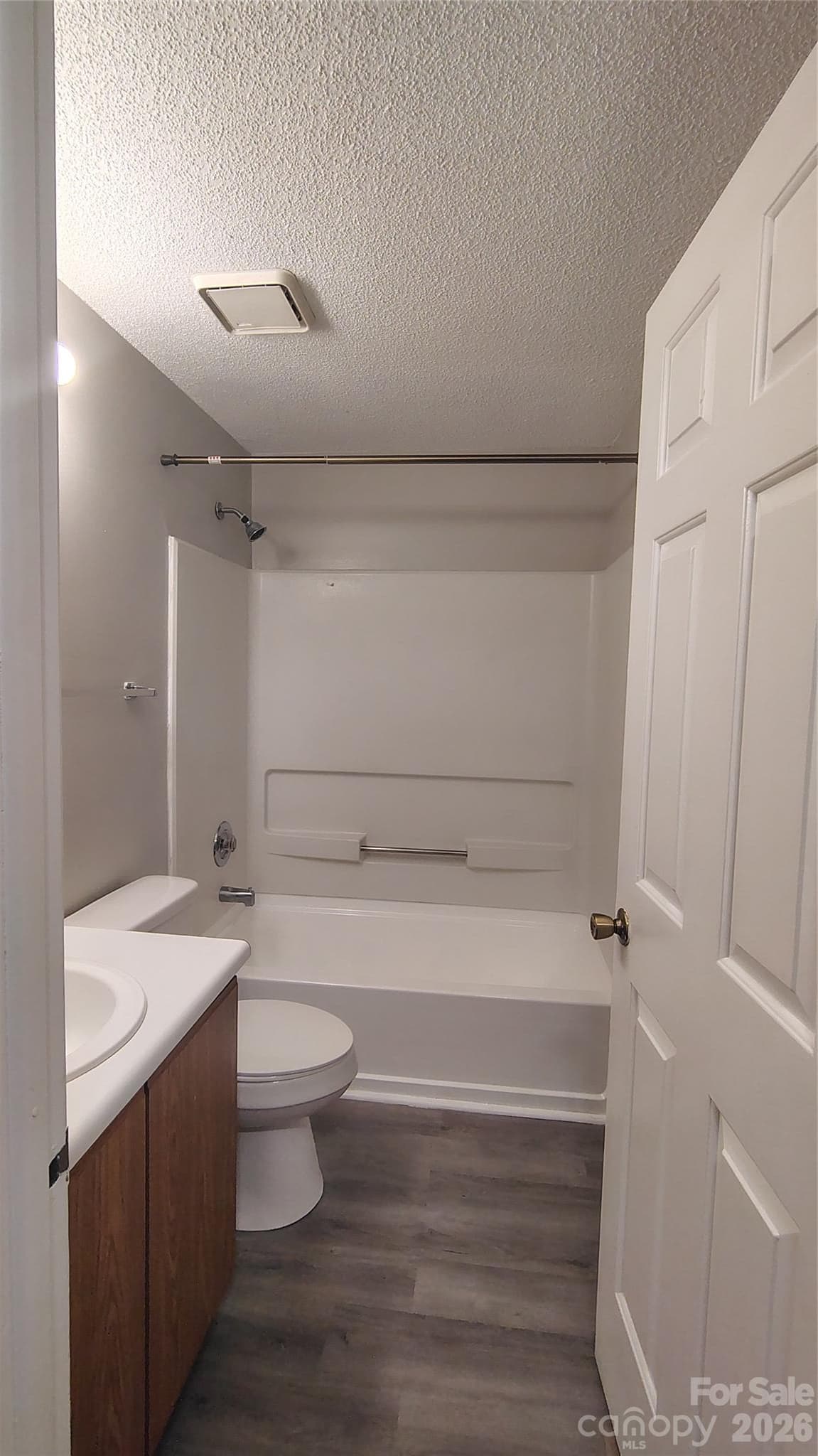 Upper-level Full Bath - 9624 Vinca Circle, Charlotte