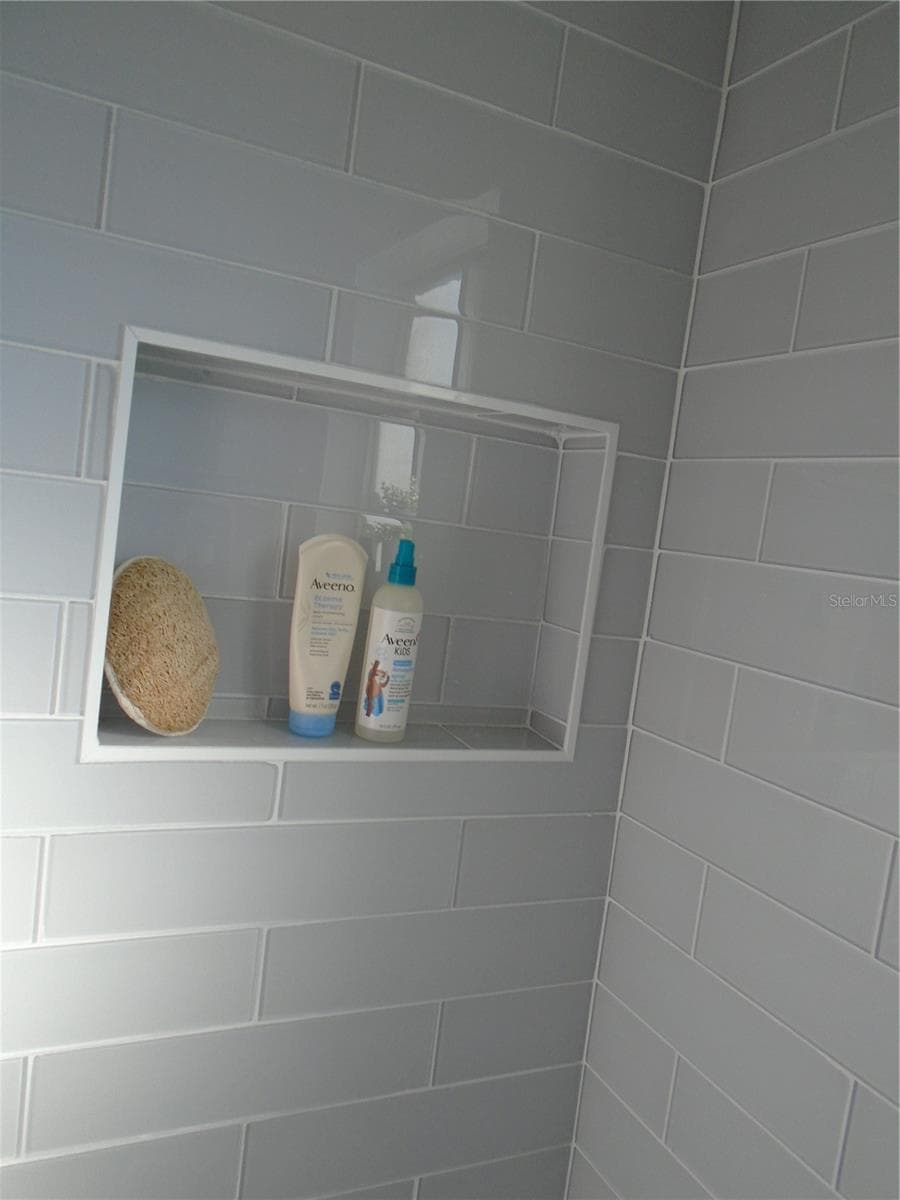 GUEST BATH - BELLE ISLE WEST, BELLE ISLE