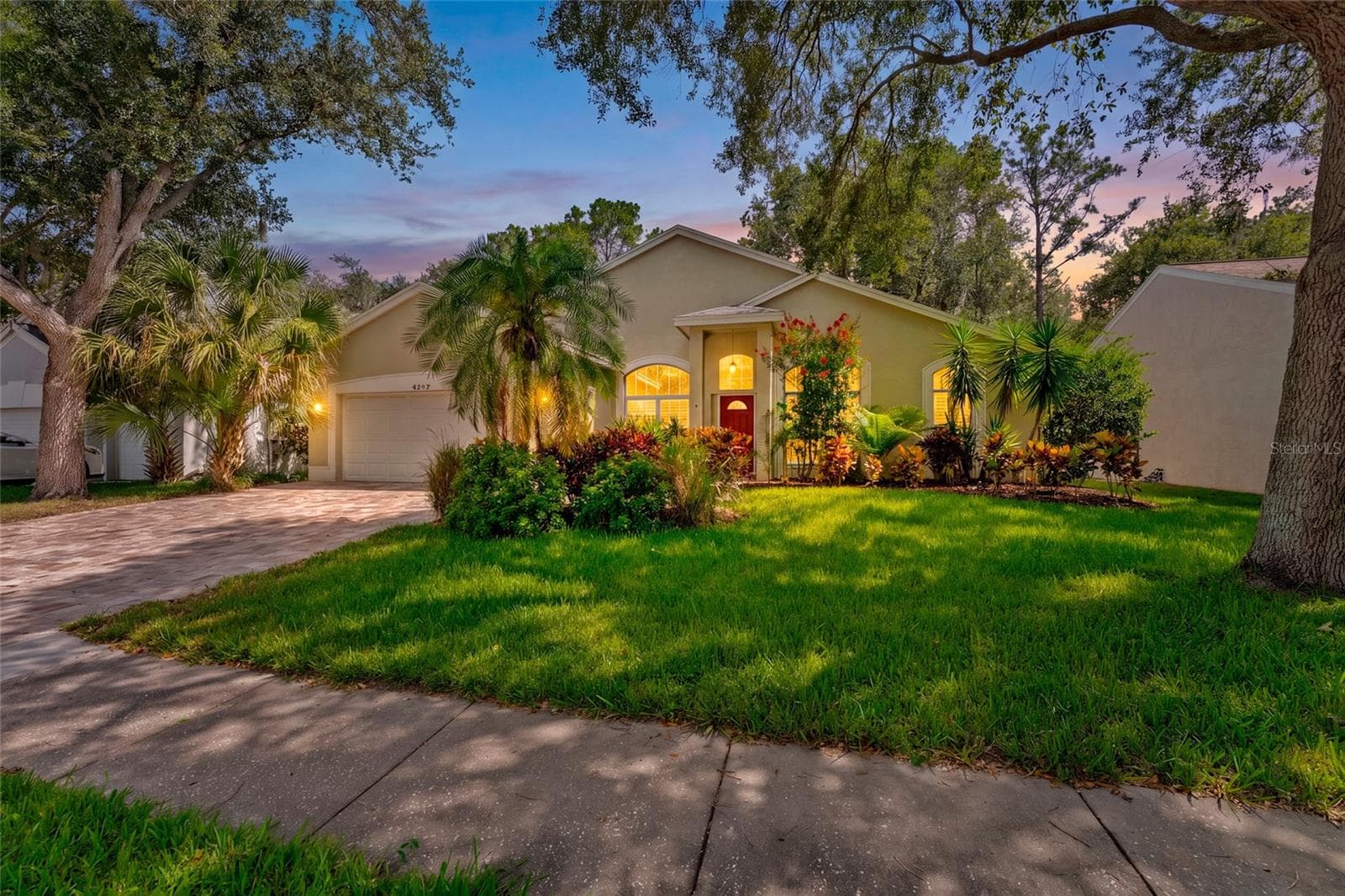front lawn - 4287 TREMBLAY WAY, PALM HARBOR