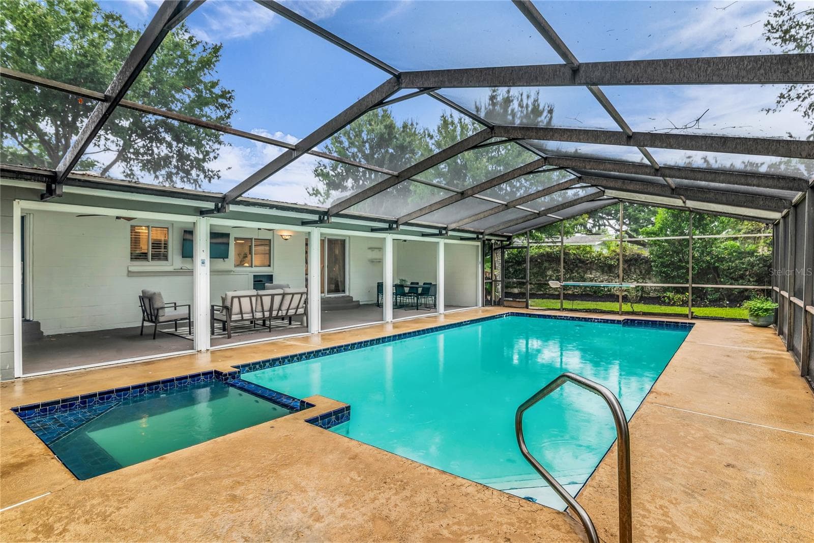 Single Family Residence at 3615 NEPTUNE DR, ORLANDO, photo 2 of 37