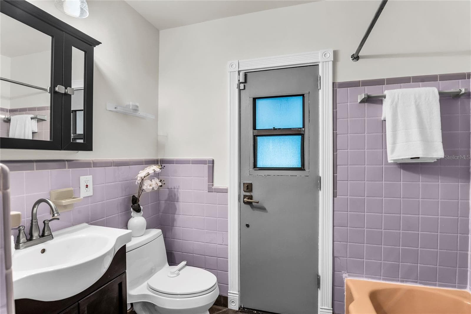 FULL BATH/POOL BATH - 3615 NEPTUNE DR, ORLANDO