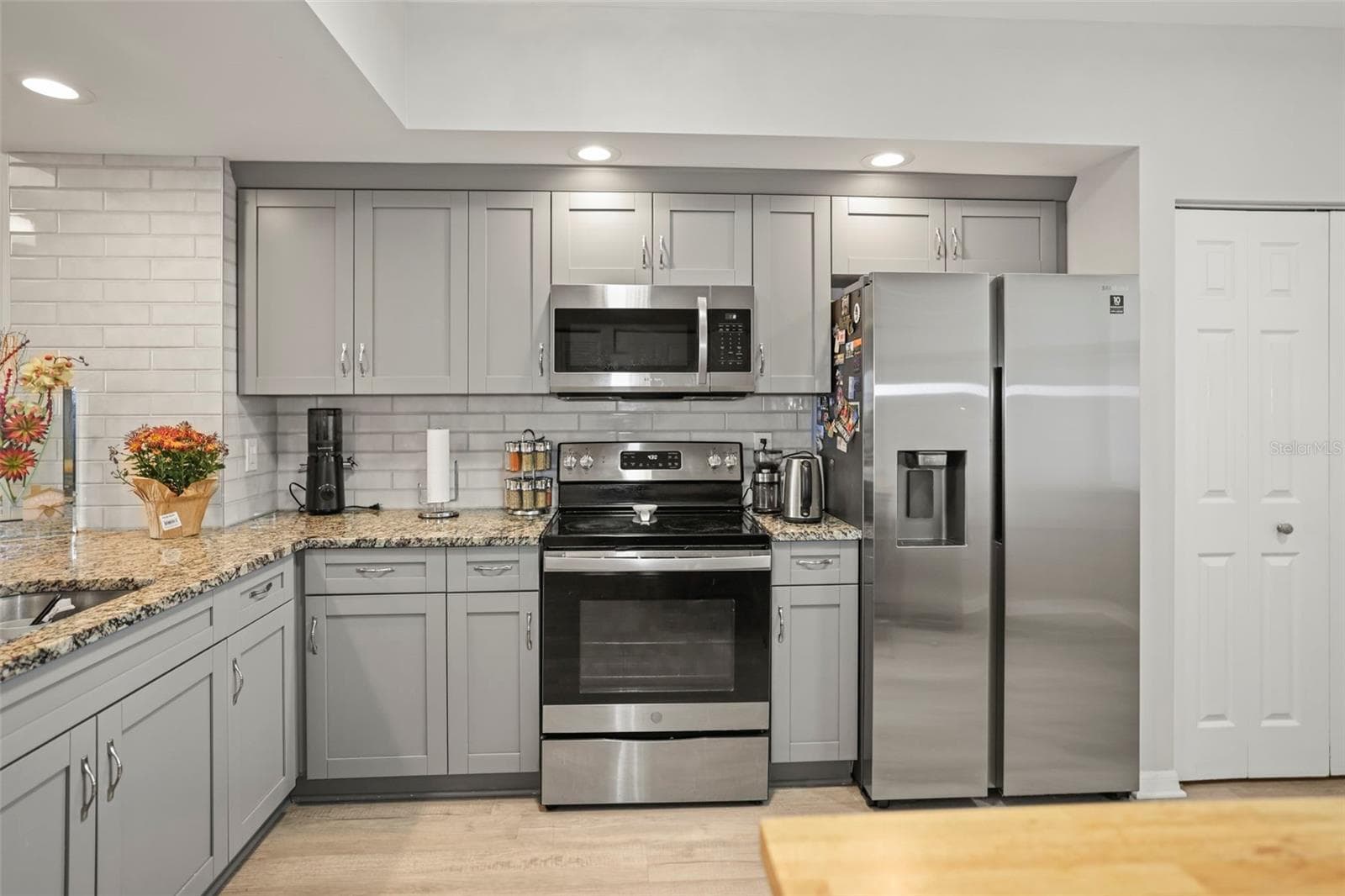 Condominium at 6495 SHORELINE DR #8502, ST PETERSBURG, photo 12 of 66