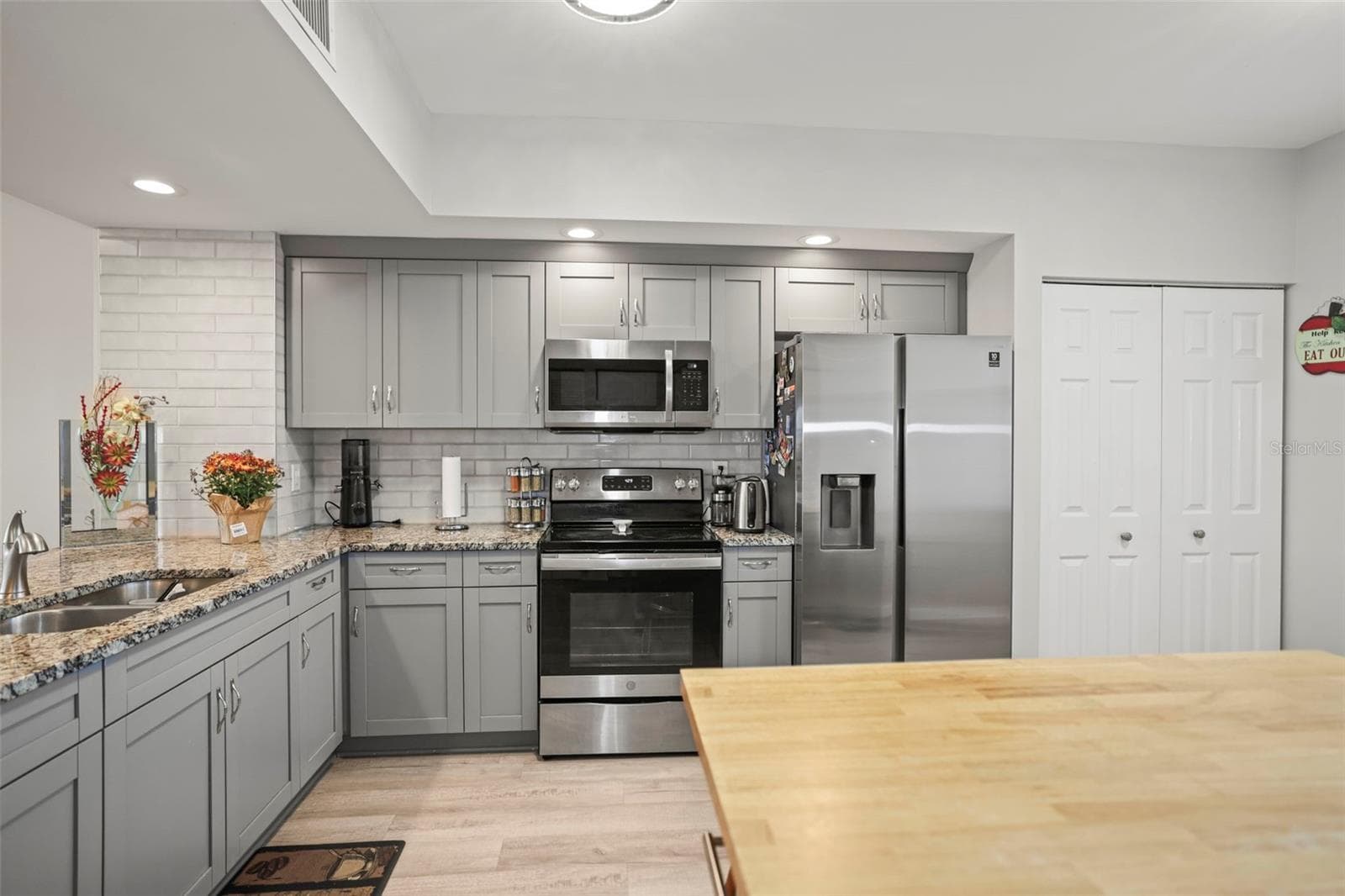 Condominium at 6495 SHORELINE DR #8502, ST PETERSBURG, photo 15 of 66