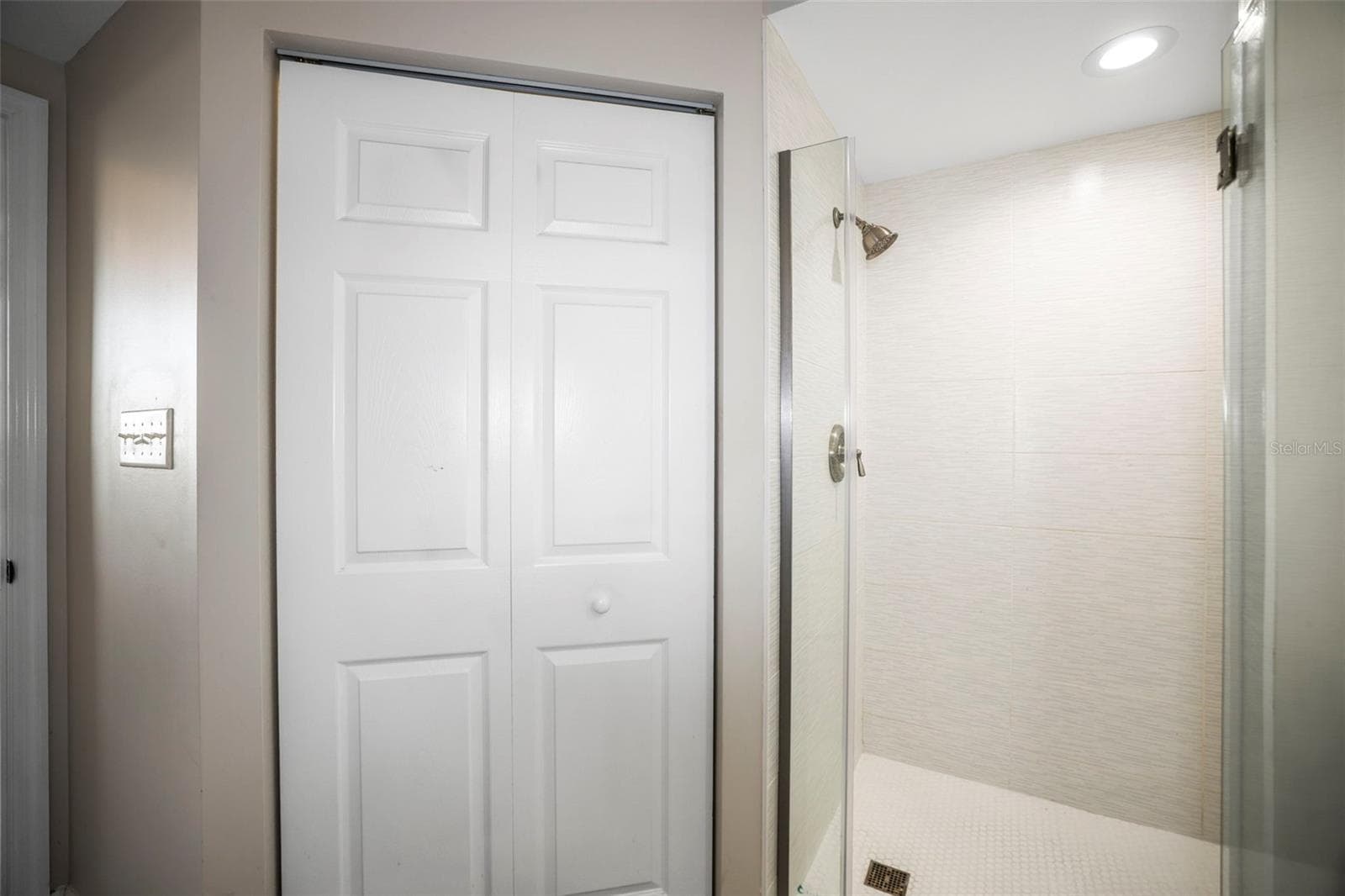 Condominium at 6495 SHORELINE DR #8502, ST PETERSBURG, photo 33 of 66