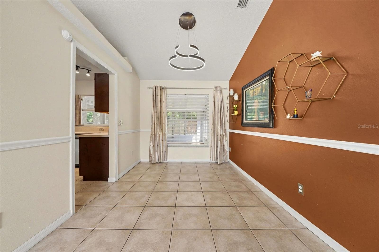Single Family Residence at 1219 MAYBROOK ST, APOPKA, photo 8 of 33