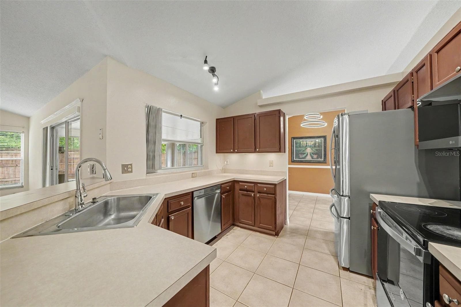 Single Family Residence at 1219 MAYBROOK ST, APOPKA, photo 14 of 33