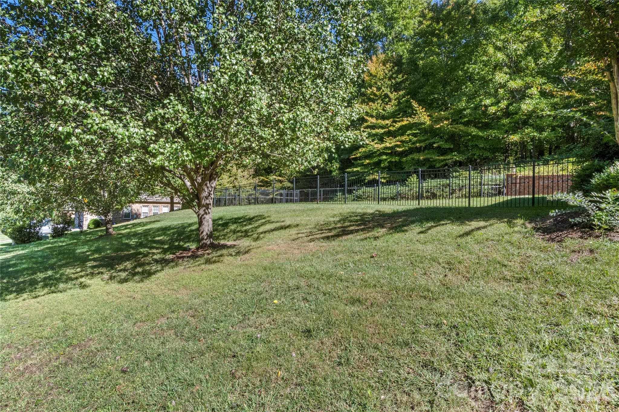 Single Family Residence at 1391 Somerset Cove Drive, Winston Salem, photo 40 of 42