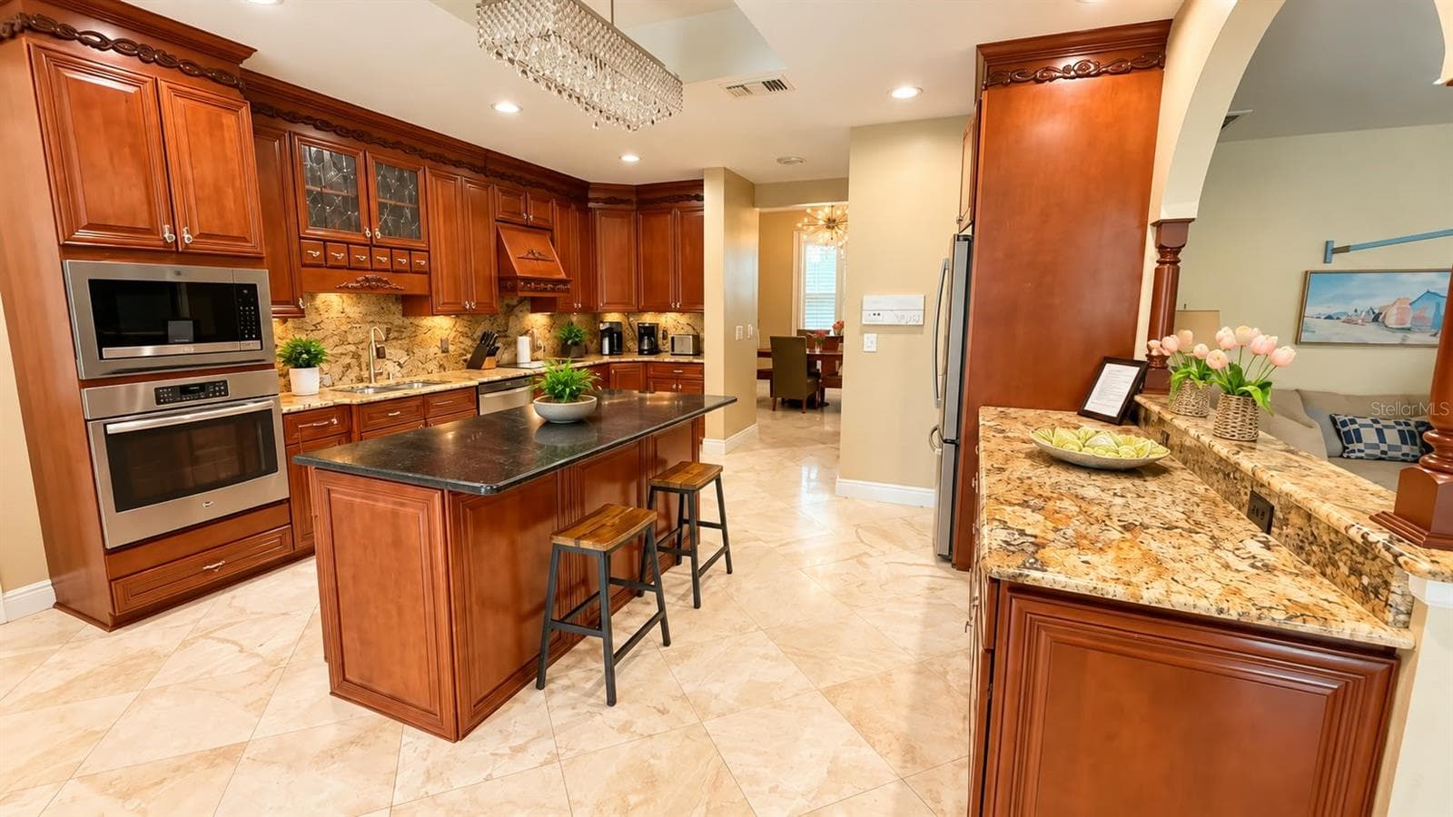 Single Family Residence at 14360 MCGREGOR BLVD, FORT MYERS, photo 3 of 44
