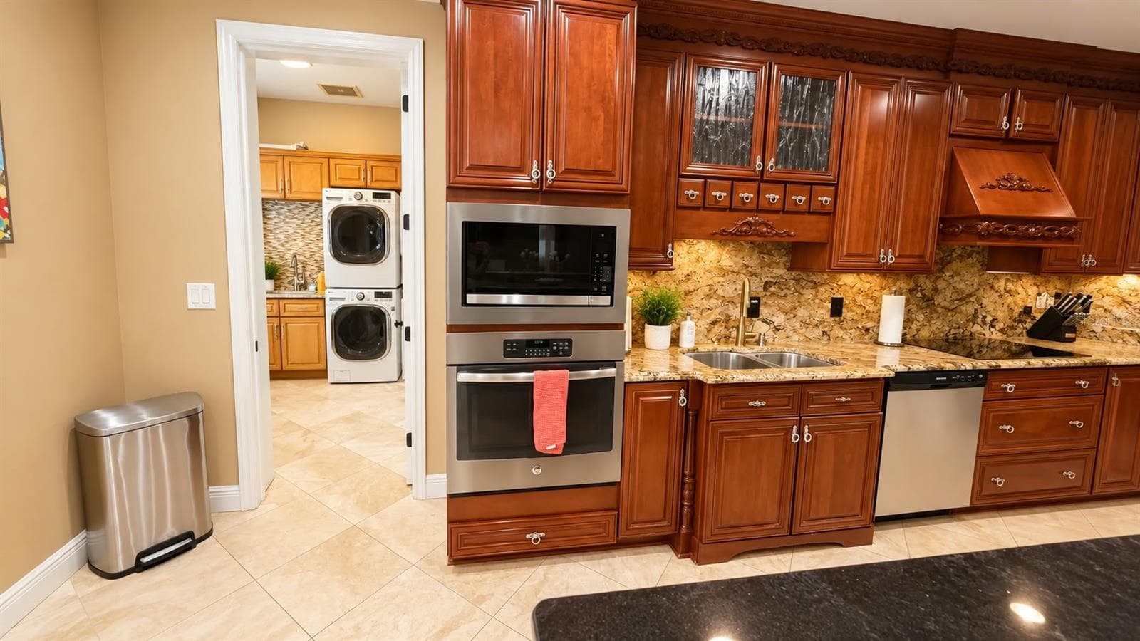 Single Family Residence at 14360 MCGREGOR BLVD, FORT MYERS, photo 4 of 44