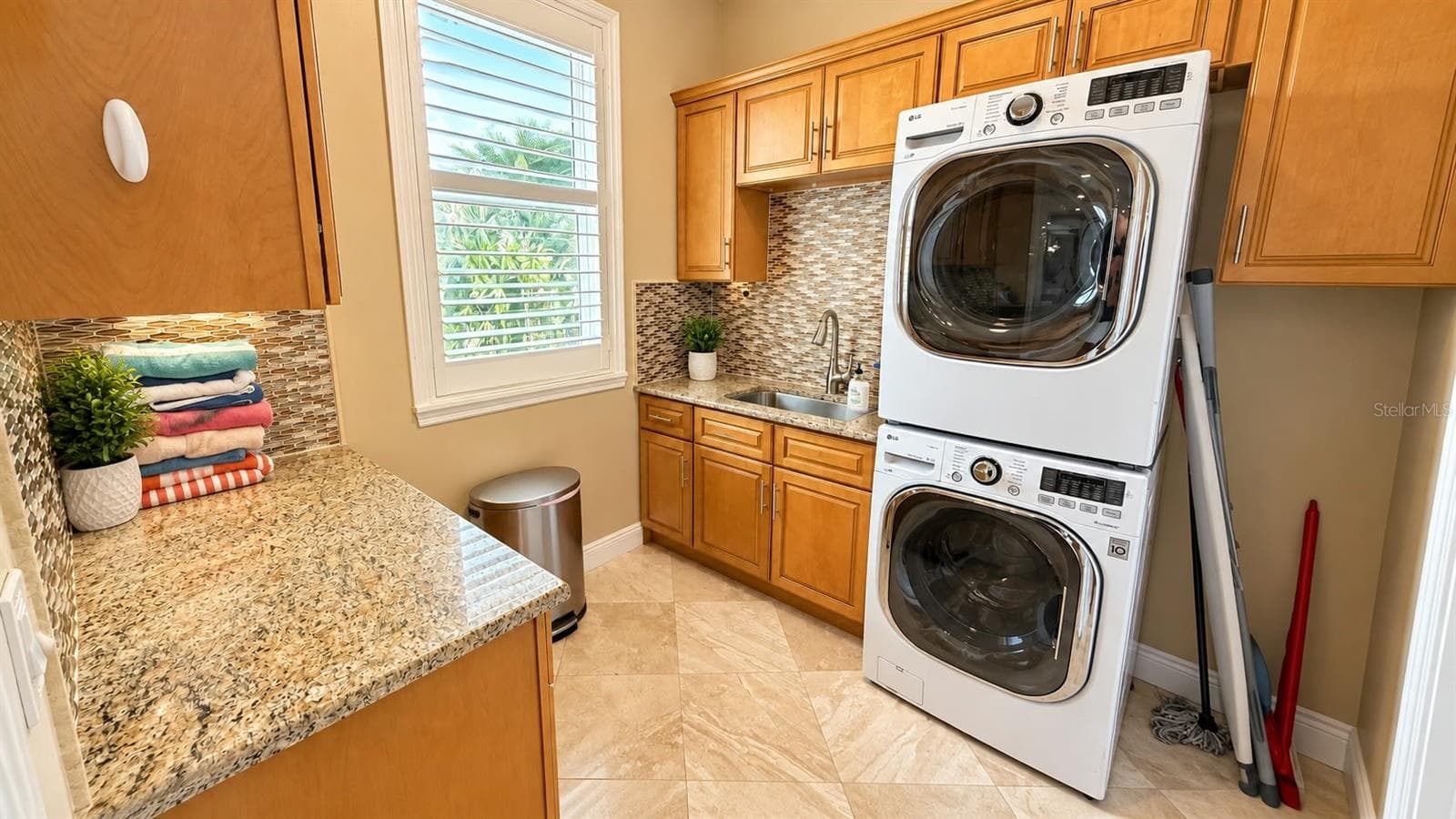 Single Family Residence at 14360 MCGREGOR BLVD, FORT MYERS, photo 29 of 44