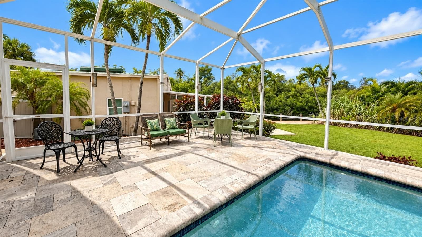 Single Family Residence at 14360 MCGREGOR BLVD, FORT MYERS, photo 40 of 44