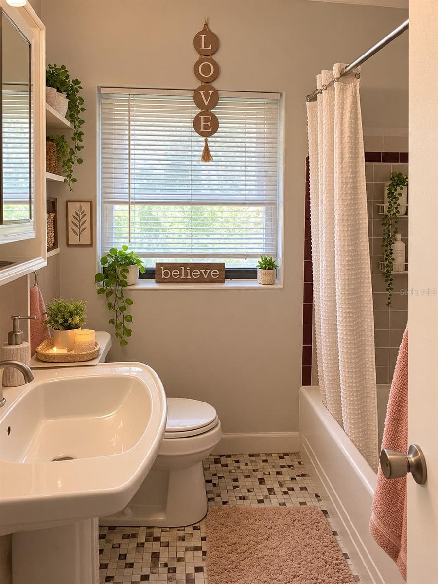 Single Family Residence at 134 VERBENA DR, ORLANDO, photo 18 of 21