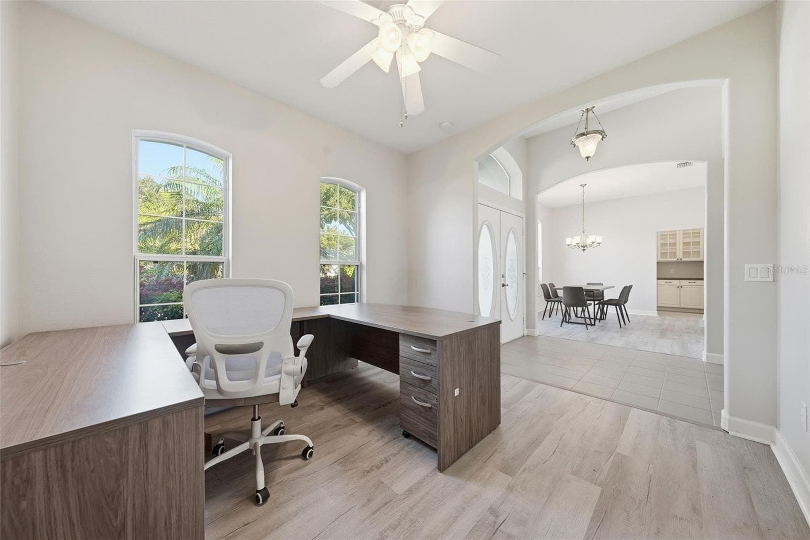 Single Family Residence at 3804 BAYSHORE CIR, TAVARES, photo 5 of 51