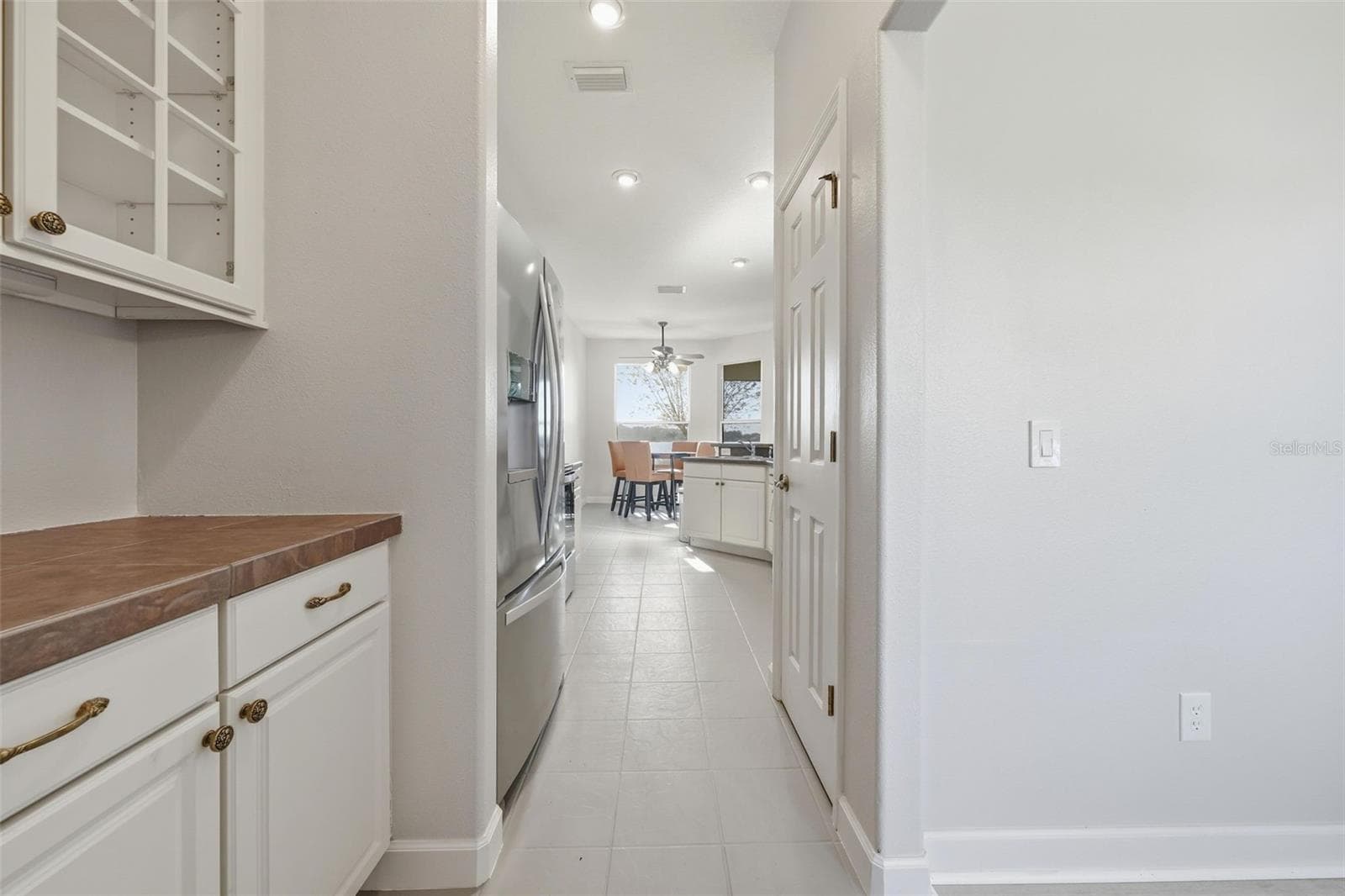 Single Family Residence at 3804 BAYSHORE CIR, TAVARES, photo 7 of 51