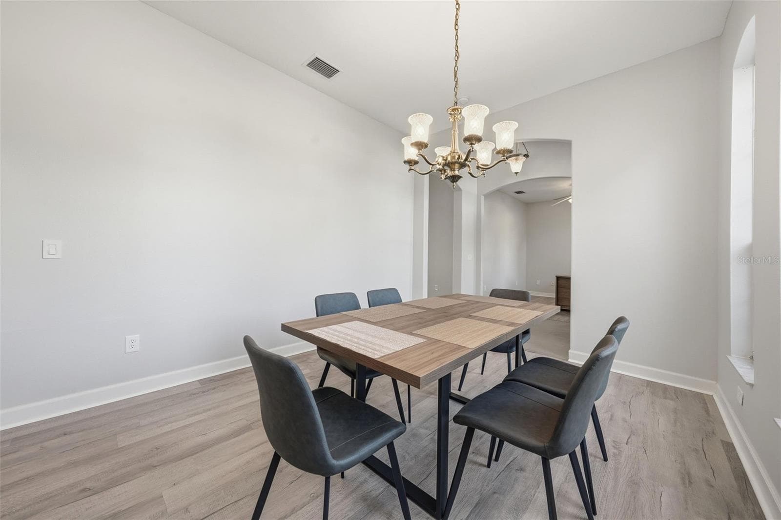 Single Family Residence at 3804 BAYSHORE CIR, TAVARES, photo 8 of 51