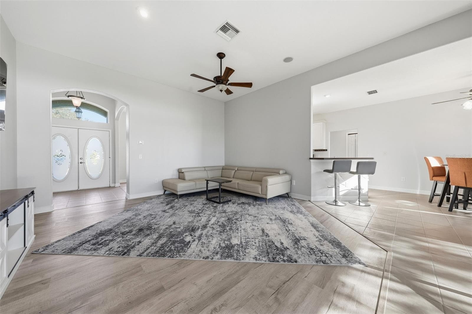 Single Family Residence at 3804 BAYSHORE CIR, TAVARES, photo 12 of 51