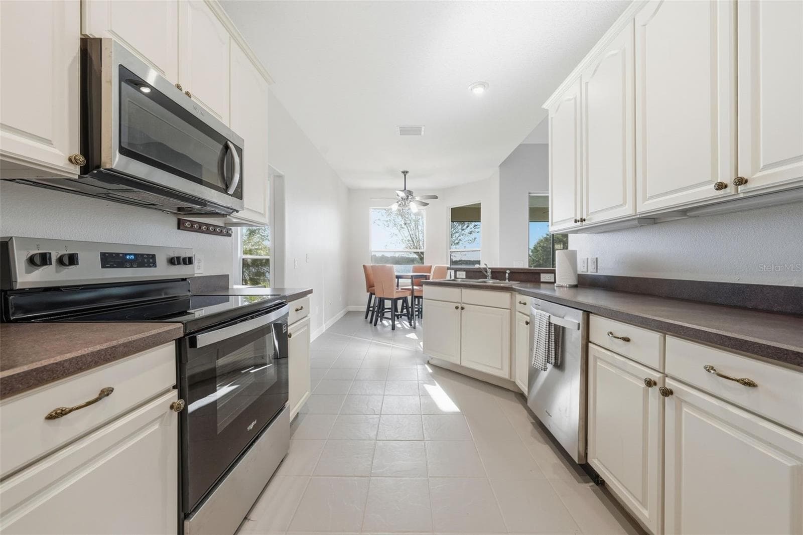 Single Family Residence at 3804 BAYSHORE CIR, TAVARES, photo 13 of 51